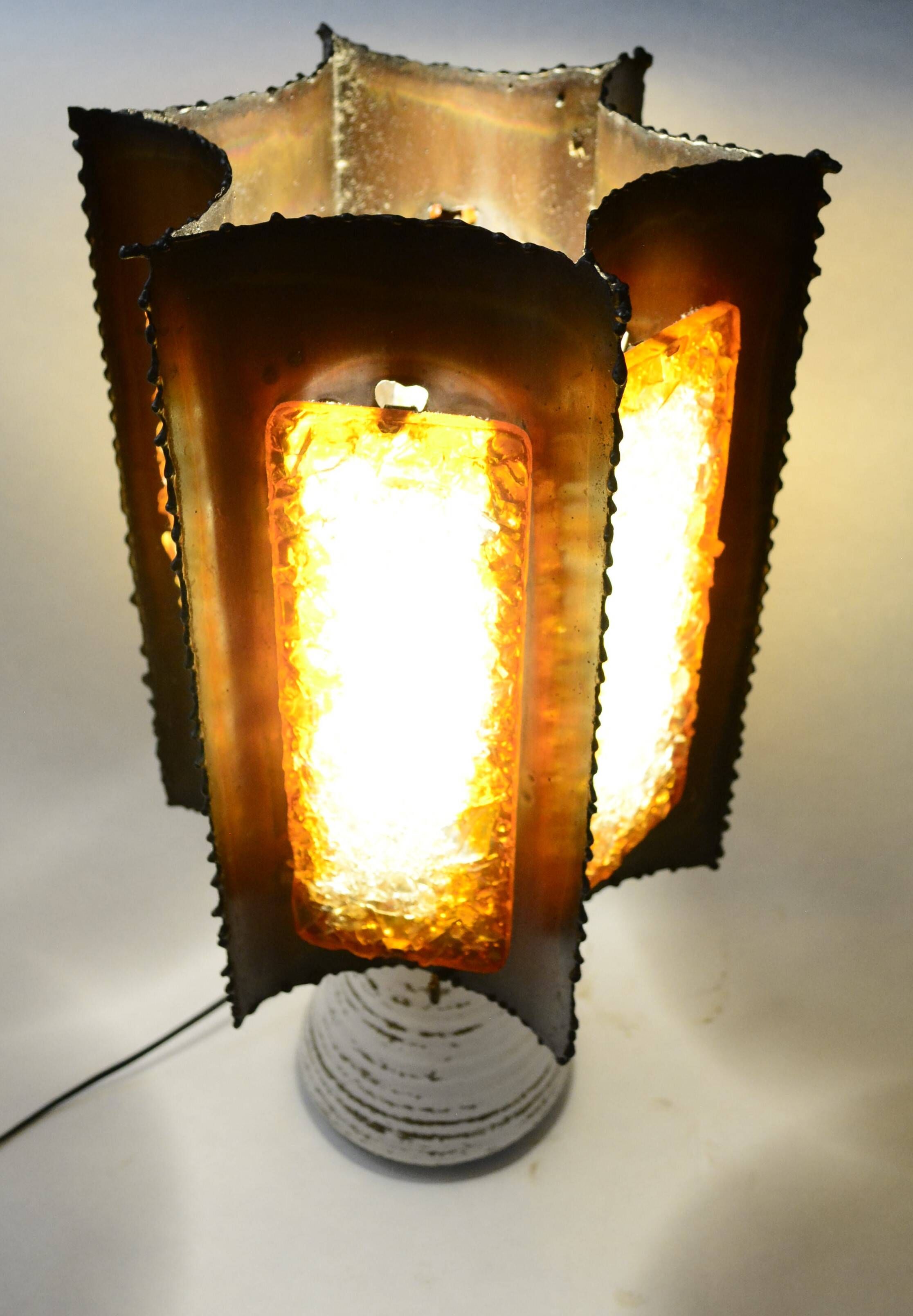 Brutalist design lamp in ceramic and metal - Accolay