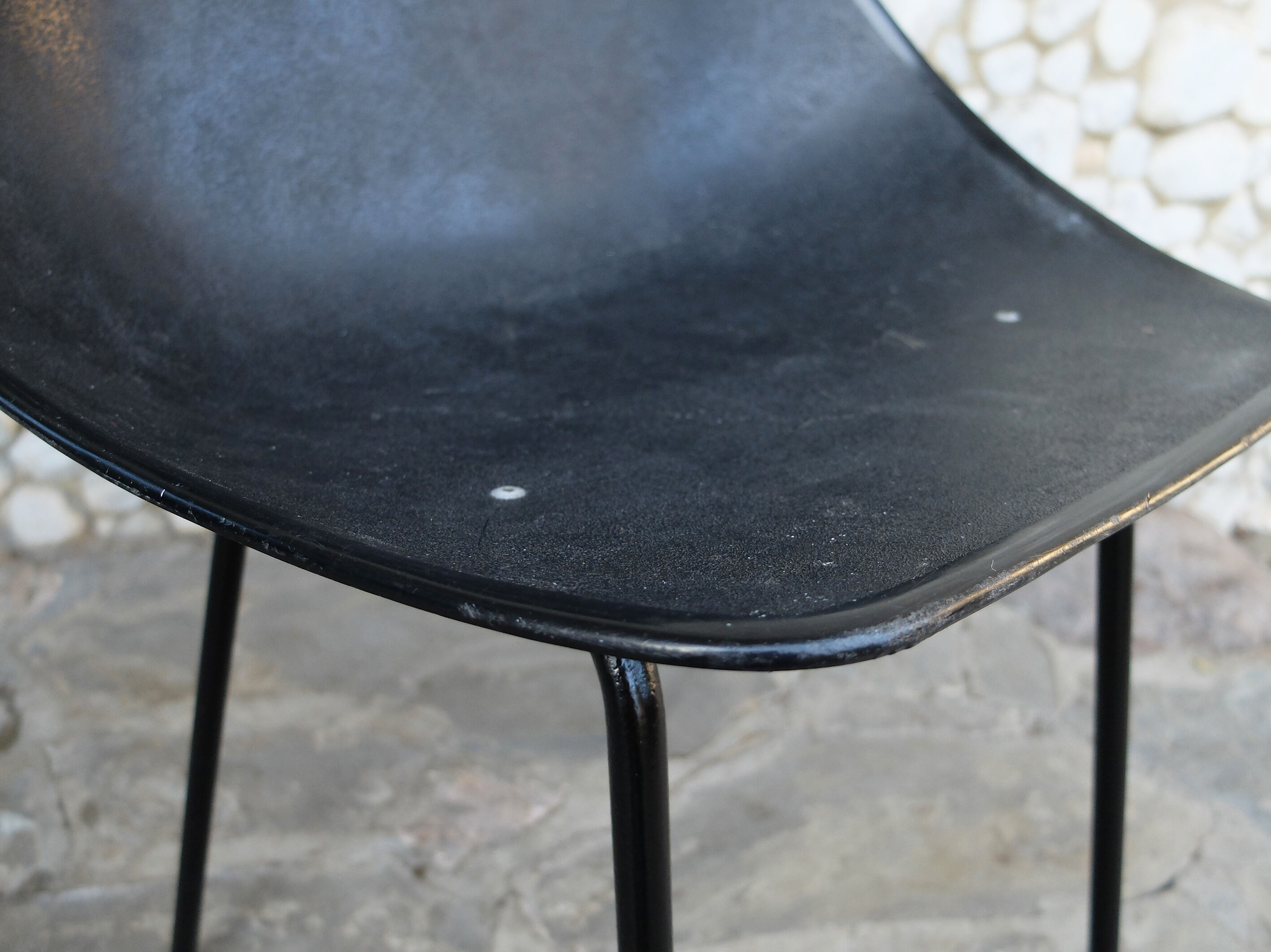 Black shell chair Pierre Guariche for Meurop 1960s