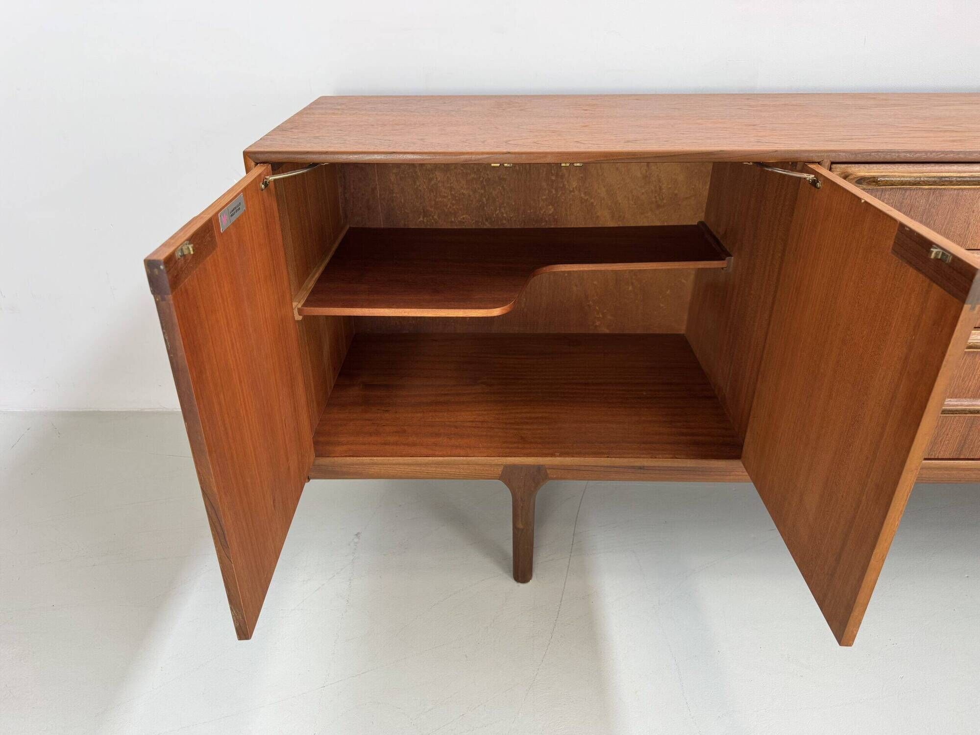 Vintage sideboard McIntosh model "Dunbar"