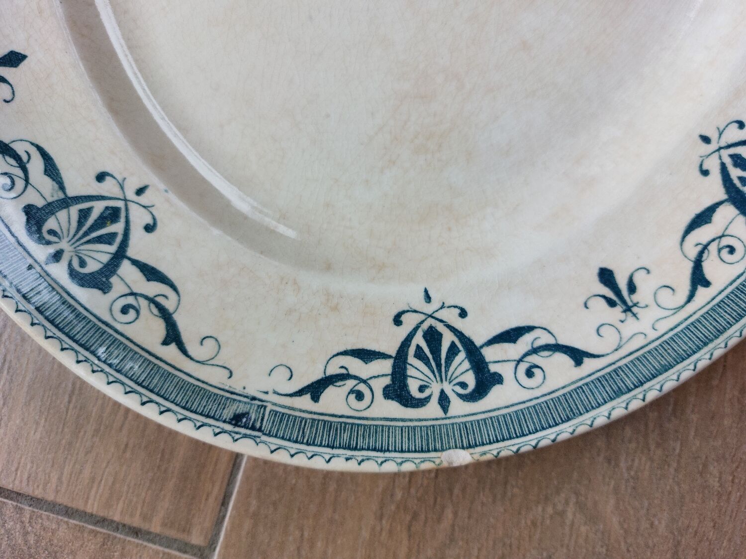 Large serving dish Terre de fer Creil Montereau