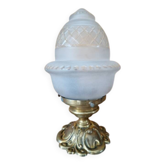 Plafonnier en métal doré - Globe en verre taillé et satiné - Style Louis XV