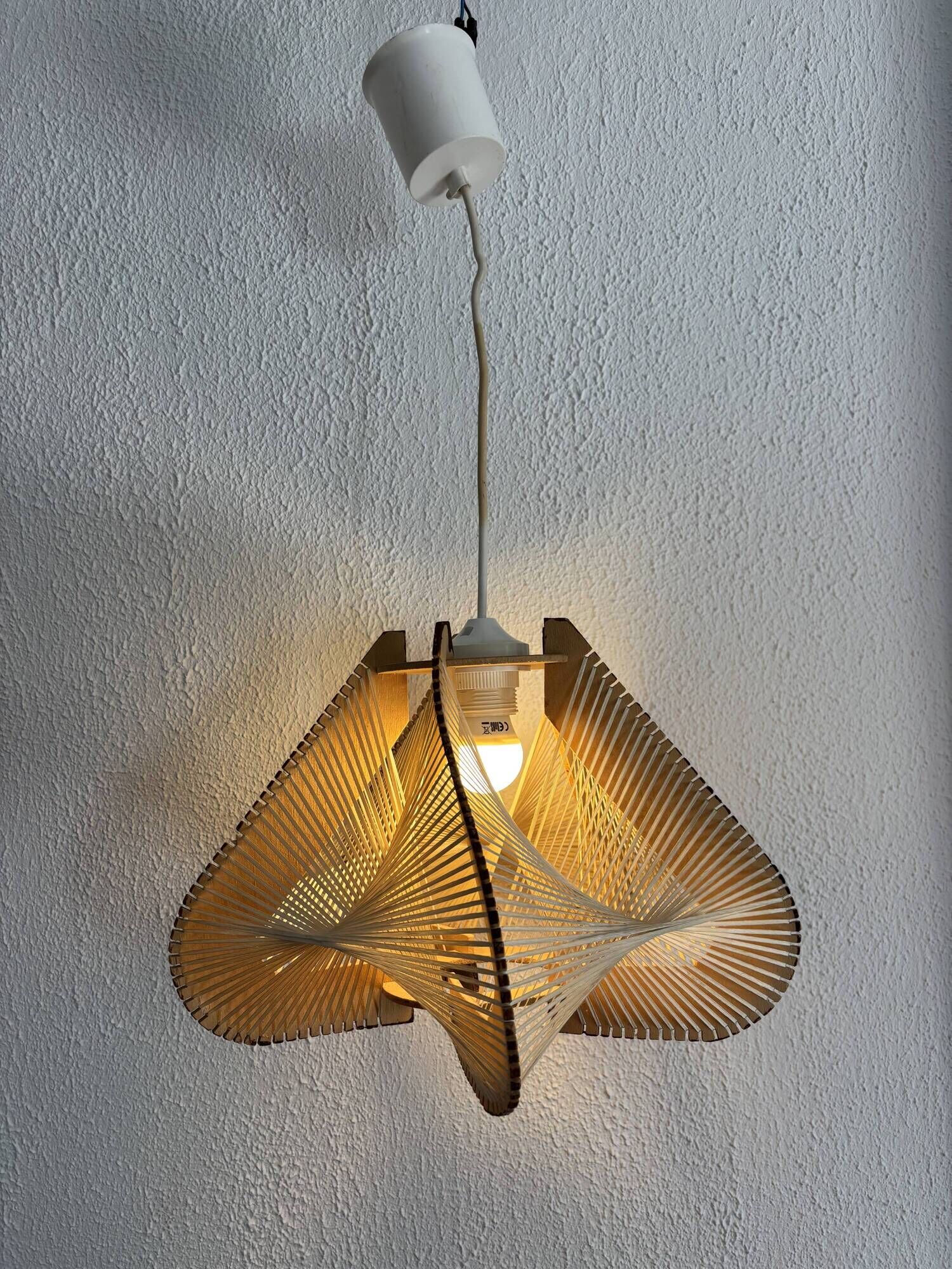 Vintage 1960s Scandinavian pendant light, wire and wood - 23 x 35 cm