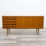 enfilade des années 60, de style scandinave classique
