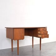 Bureau en teck danois des années 1960.