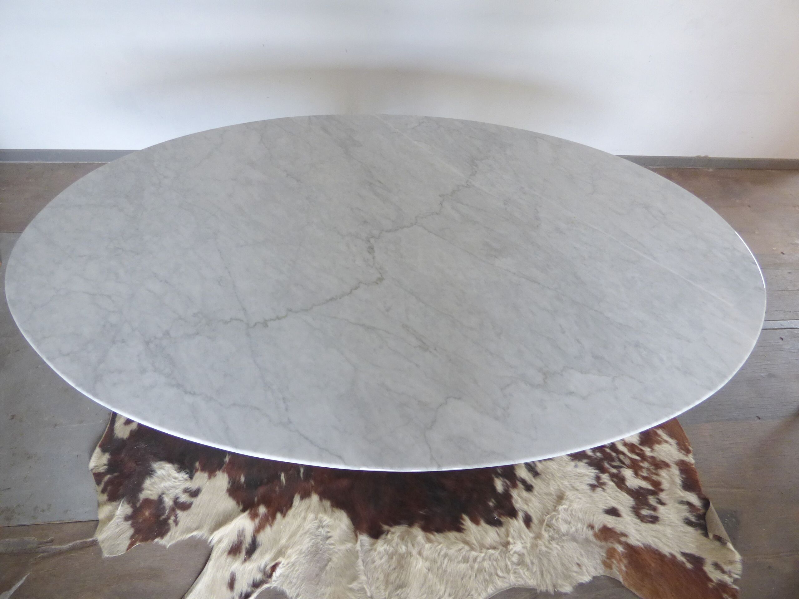 Table Knoll ovale de Eero Saarinen