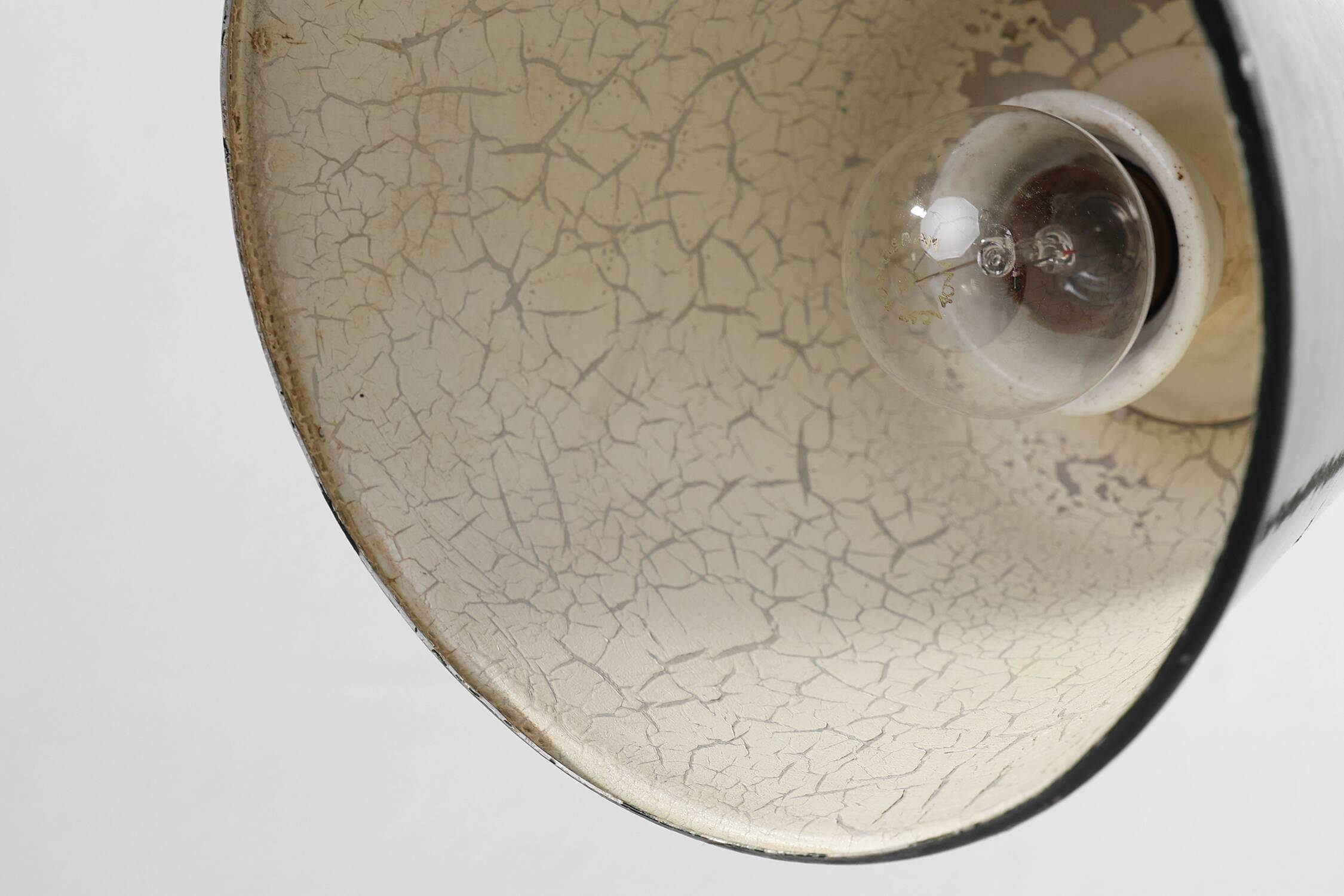 Lampe de bureau industrielle vintage en métal, France vers 1920