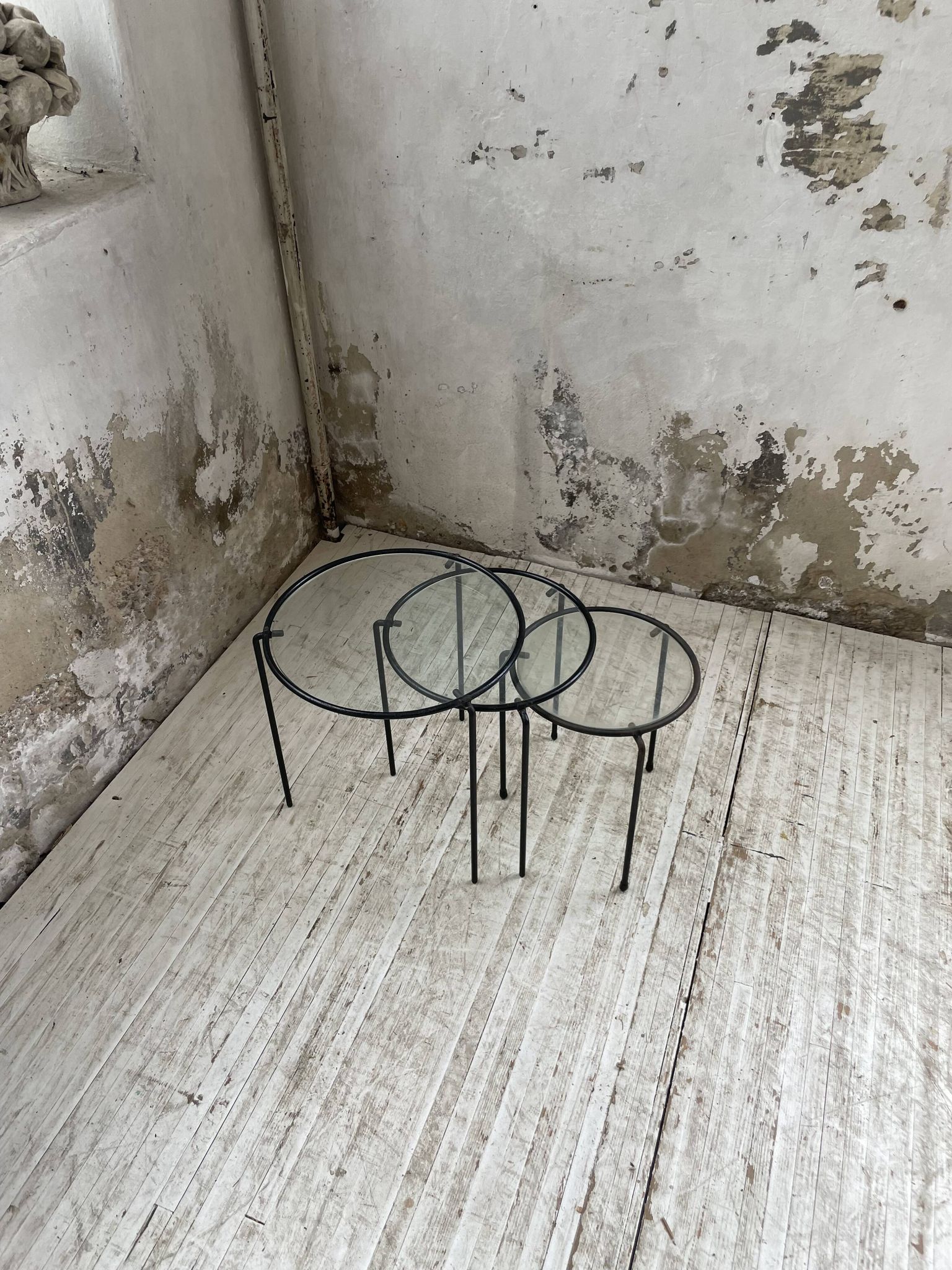 Tables basses gigogne métal et verre années 50