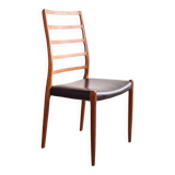 Chaise modèle 82 « Ambassade » en teck massif par Niels O. Møller, Danemark