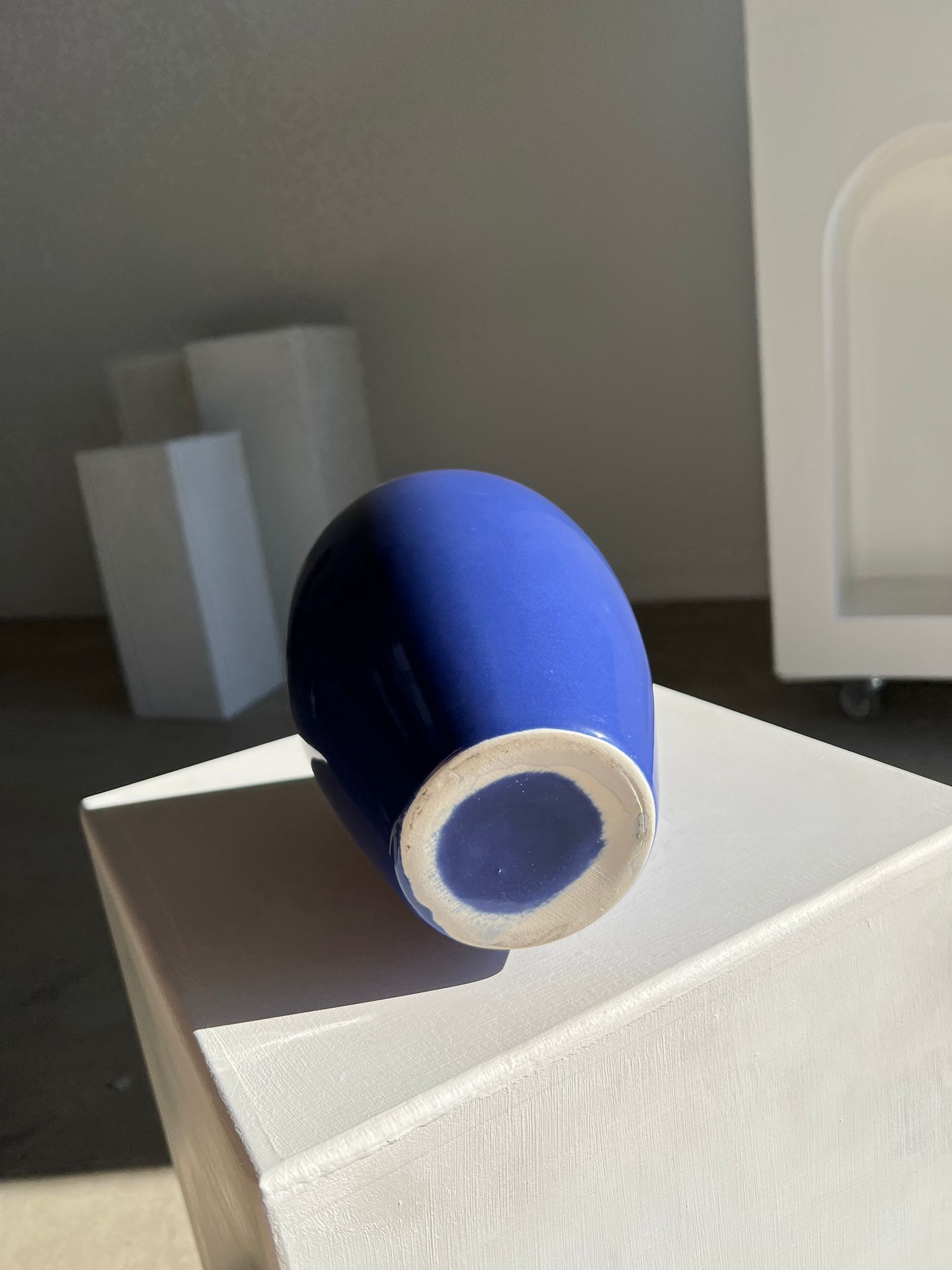 Modern vase oblong dark blue / dark purple H:19cm