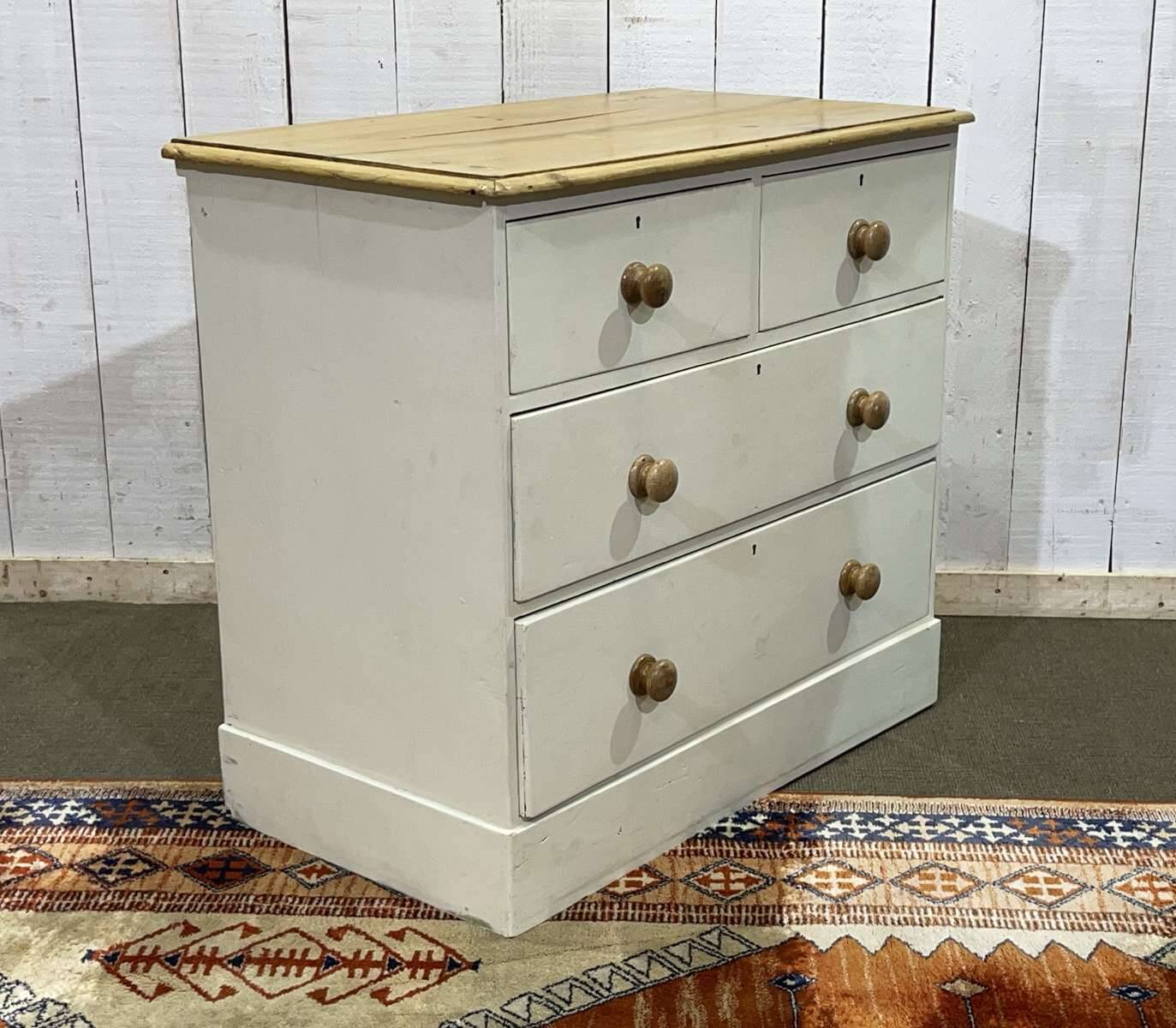 Commode anglaise fin XIXème en sapin