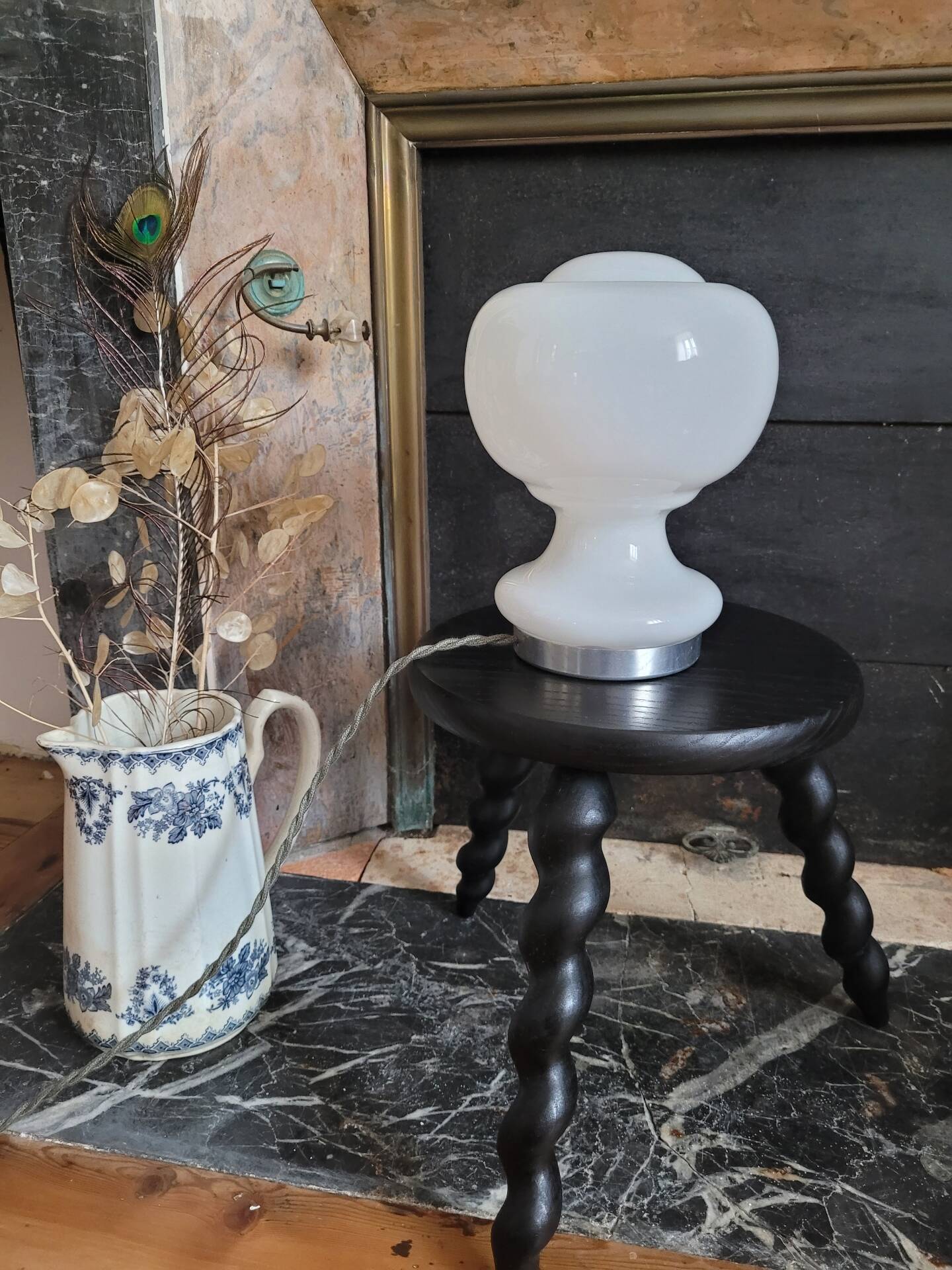 Mushroom table lamp