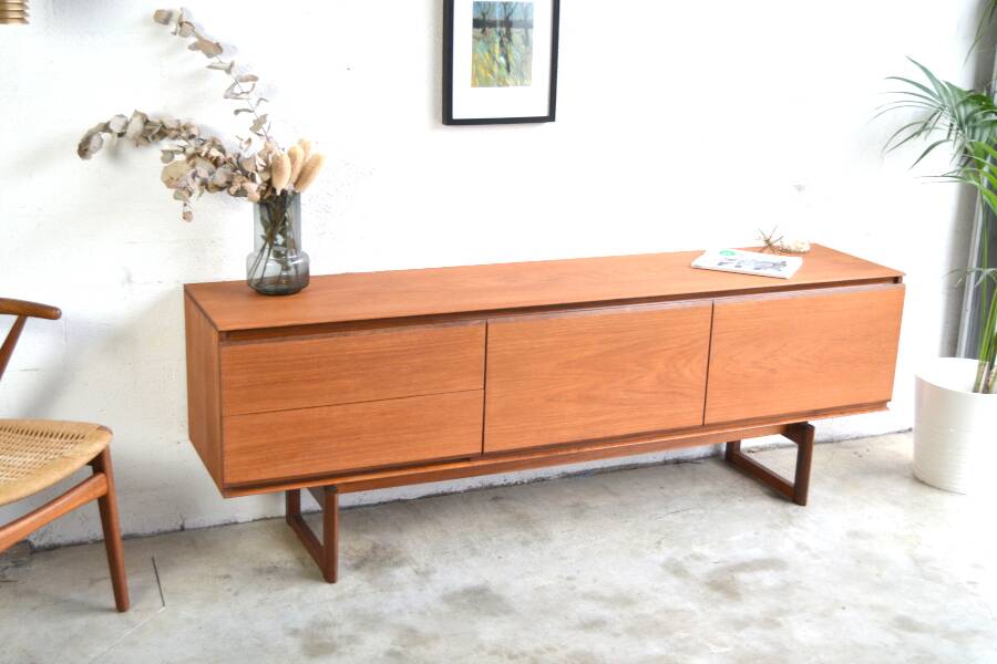 Enfilade minimaliste par White & Newton * 198 cm