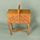 Travailleuse en bois vintage