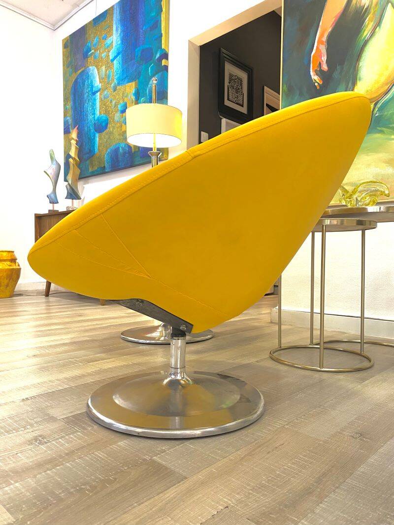 Pair of Retro Parabola Lounge Chairs