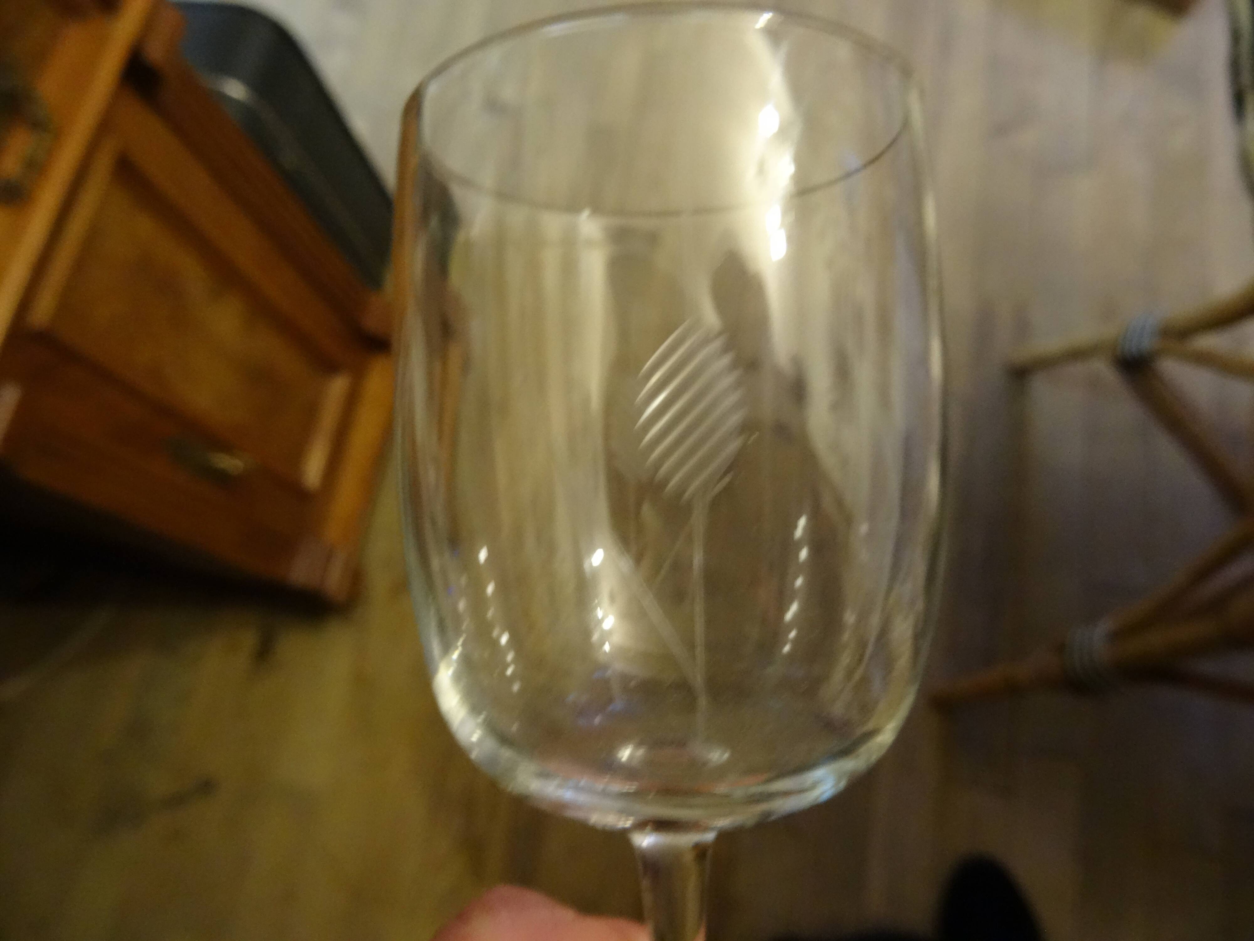 Lot de 10 jolis verres à vin raffinés vintage