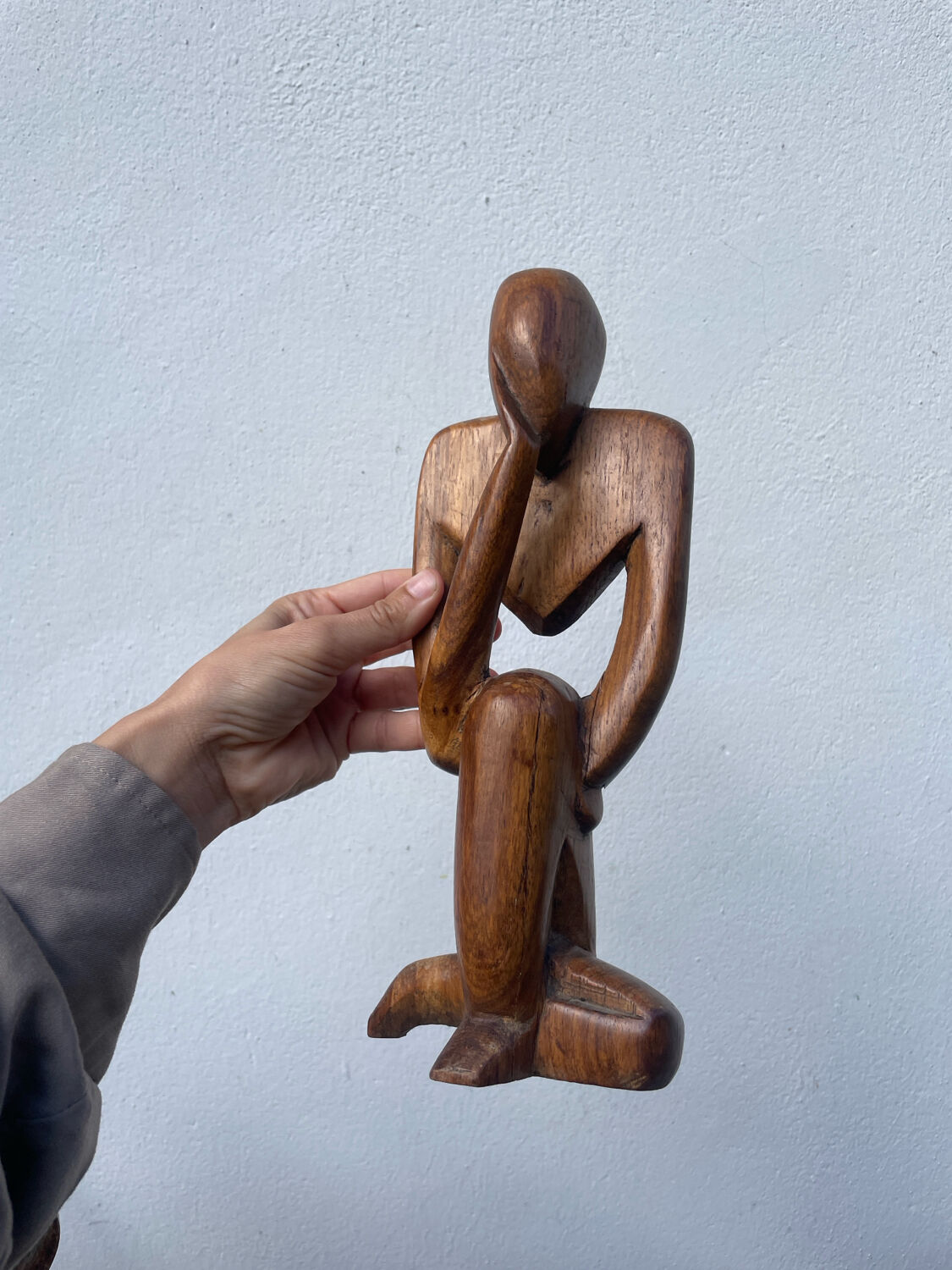 Wooden statuette sculpture, free form