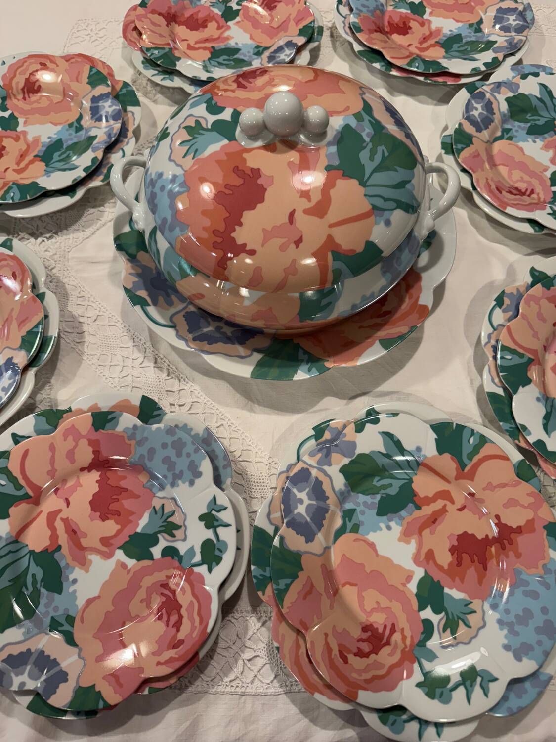 Victoria porcelain service Geneviève Lethu