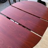 Baumann extendable round table