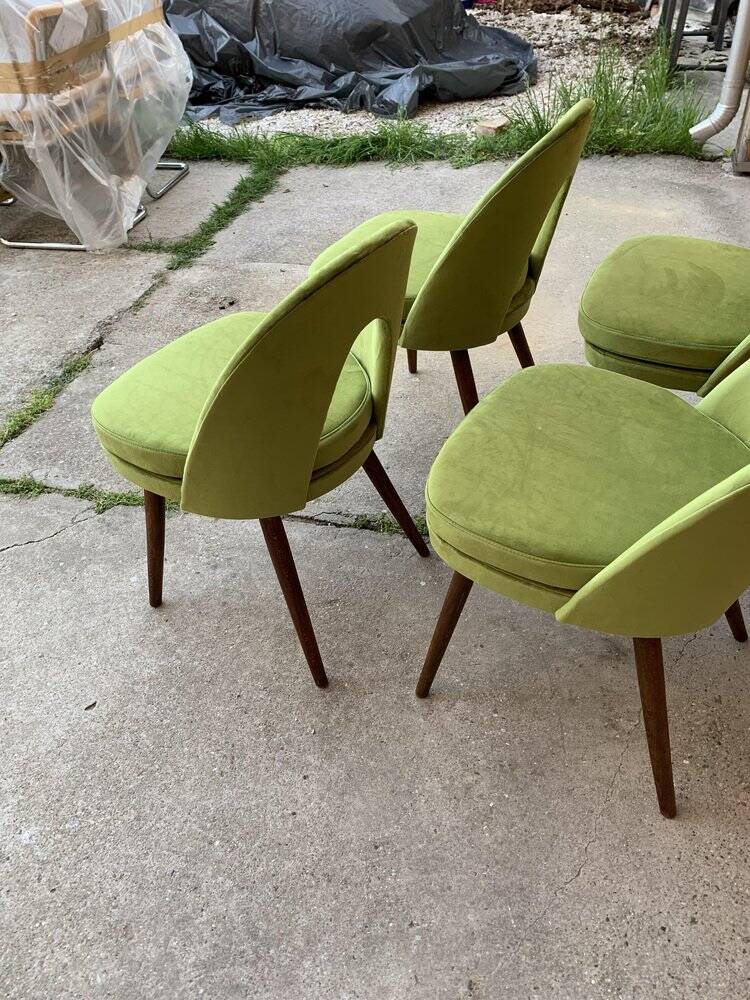 Set of 4 mid-century green velvet and wood chairs by Antonín Šuman for Tatra Nábytok (1960s)