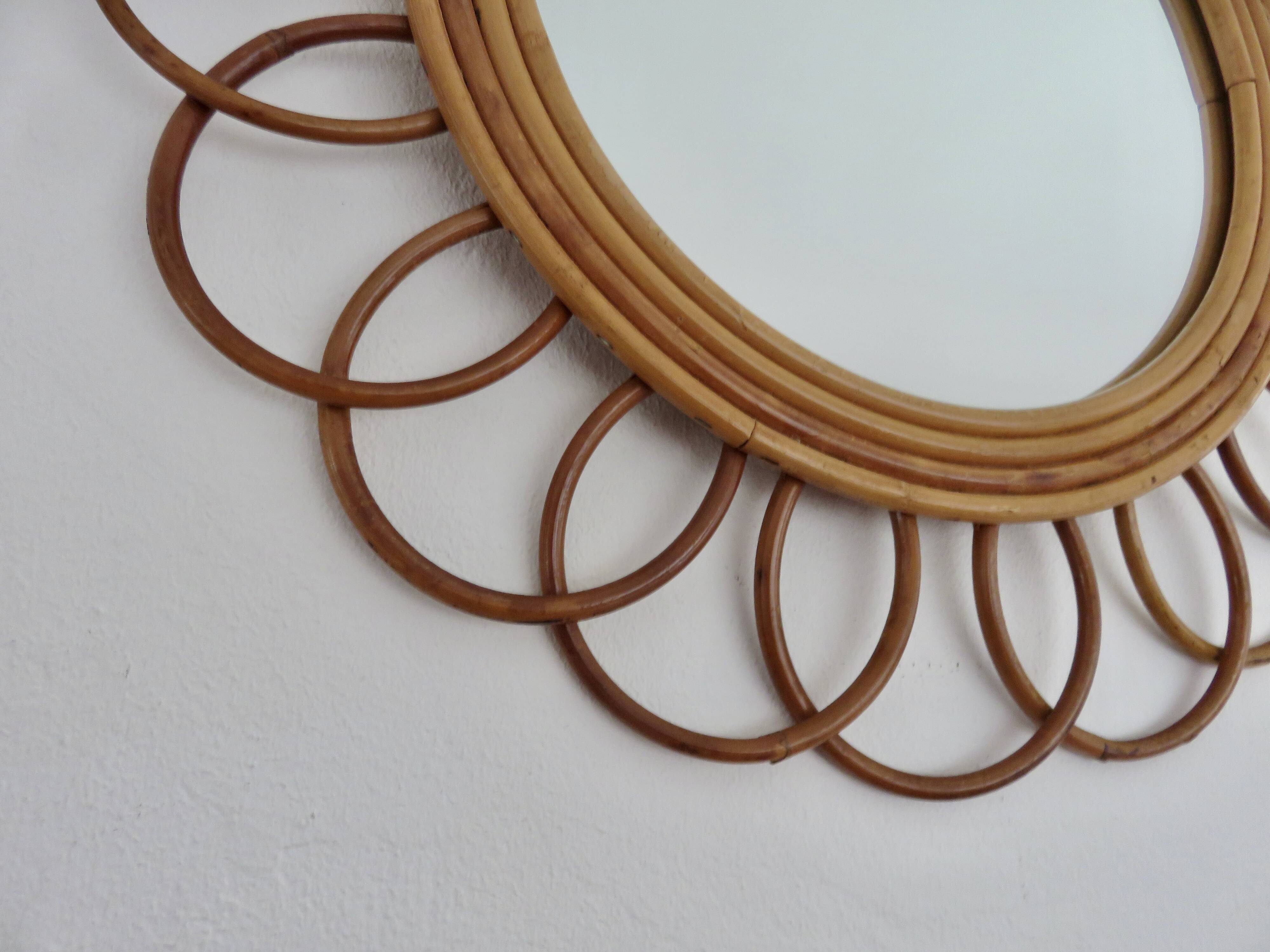Authentic "flower" mirror in rattan and bamboo, 1960s 70s.