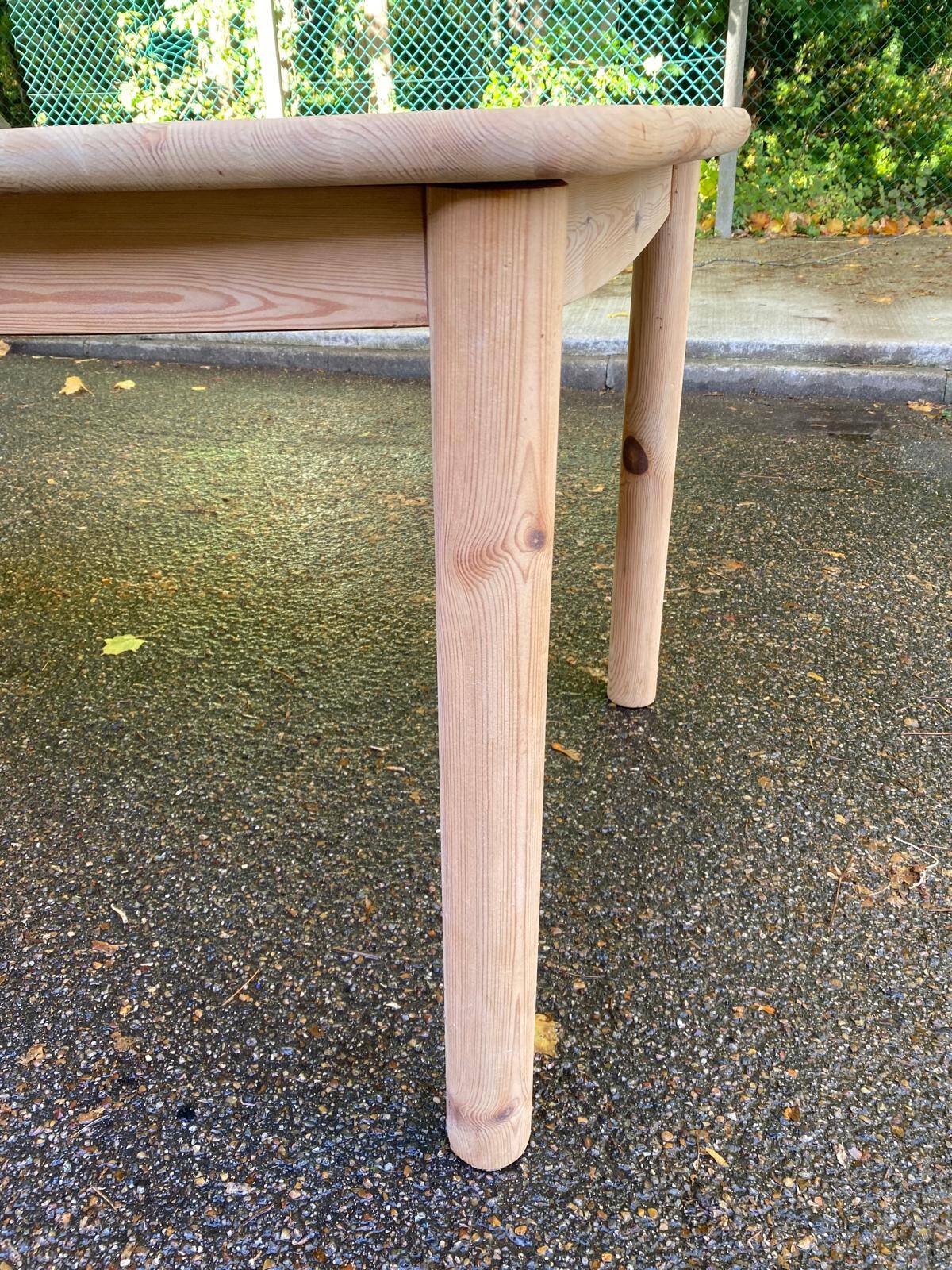 Scandinavian extendable dining table renovated in solid wood 180cm