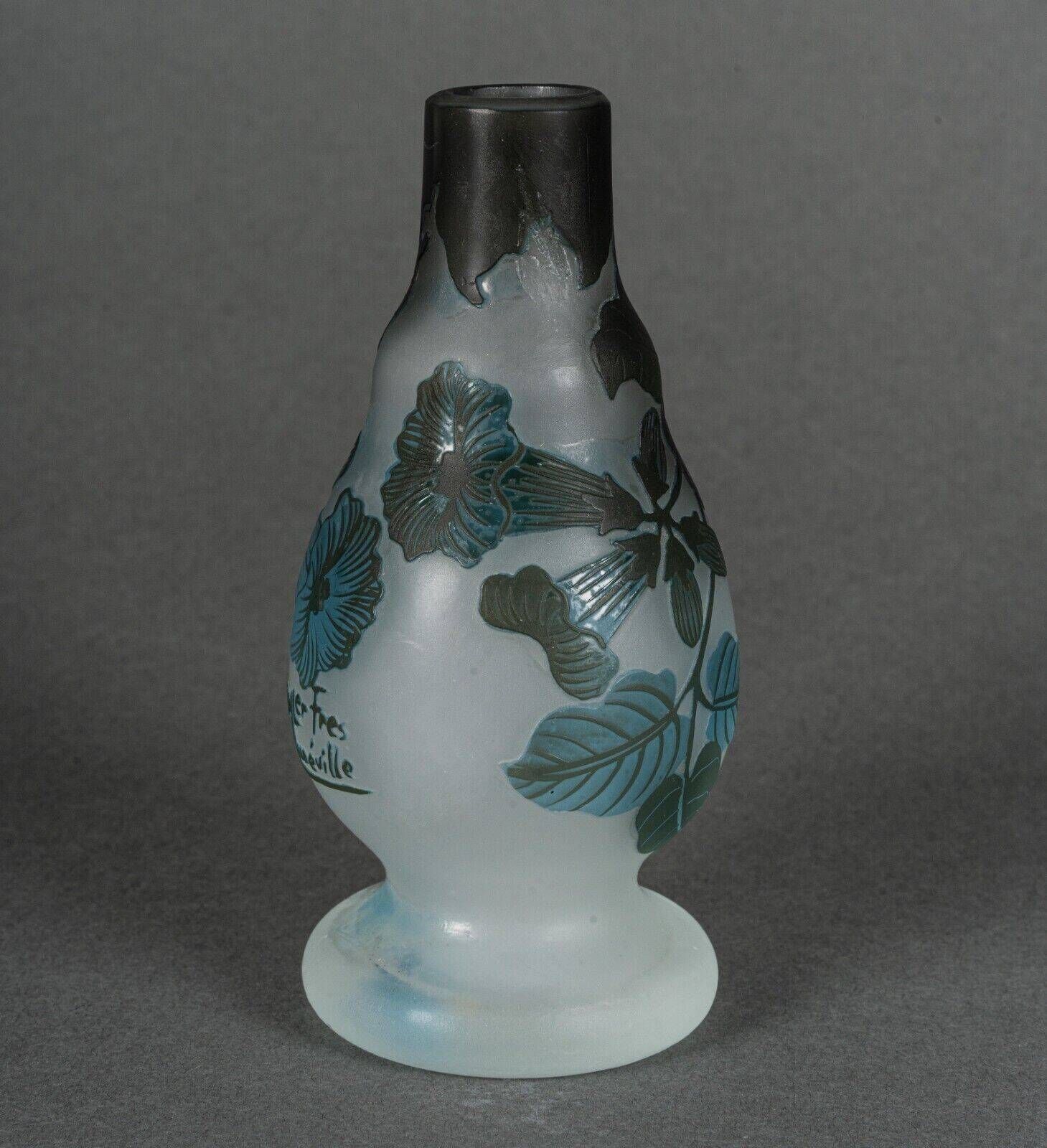 Vase in glass paste Muller Frères Lunéville foot shower floral decor