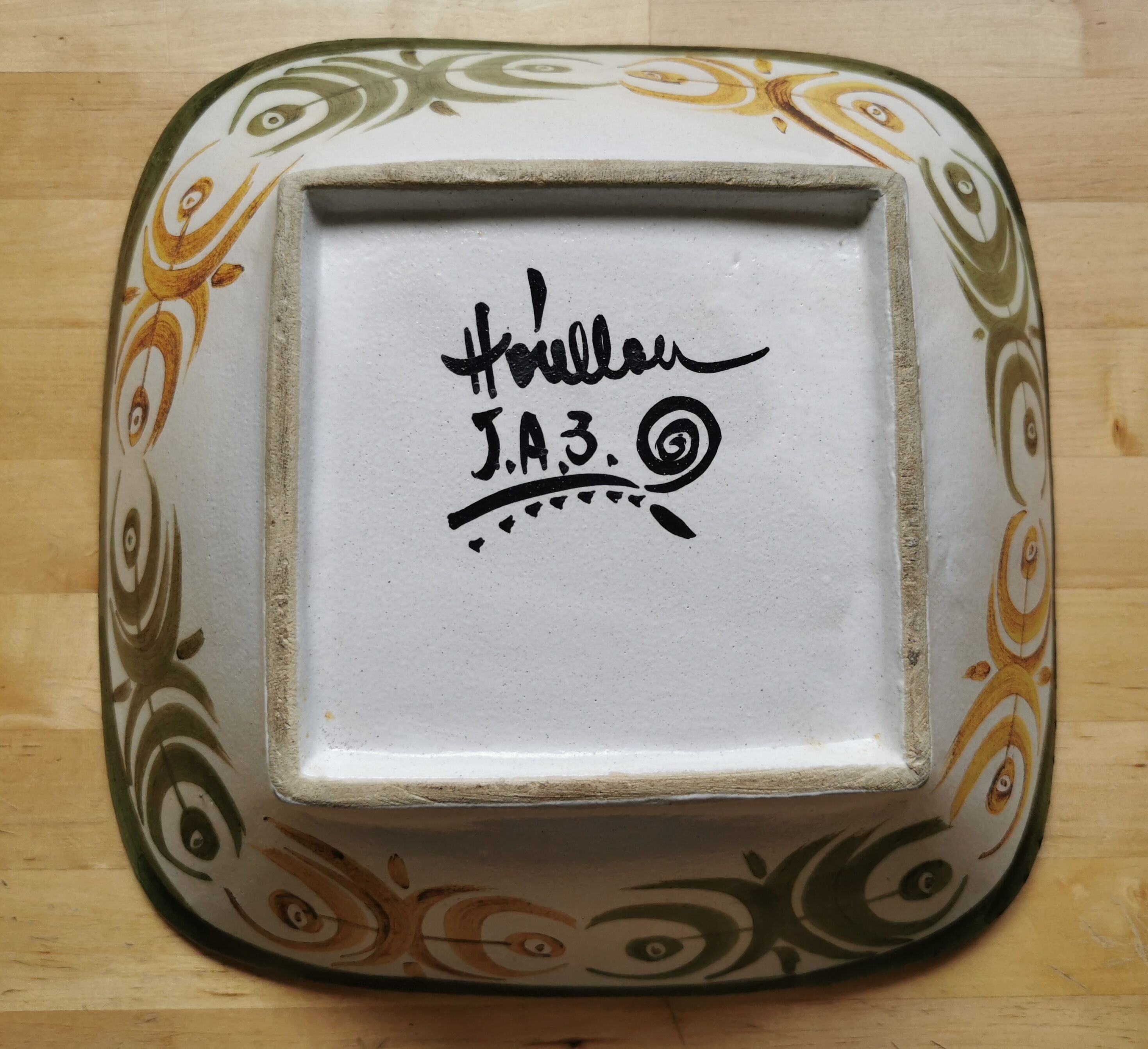 Keralluc enamelled sandstone cut by Andre Horellou