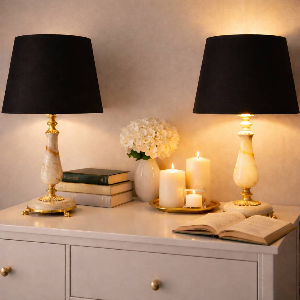 Sell a prestigious lamp made of genuine Onyx and chiselled gilded bronze.