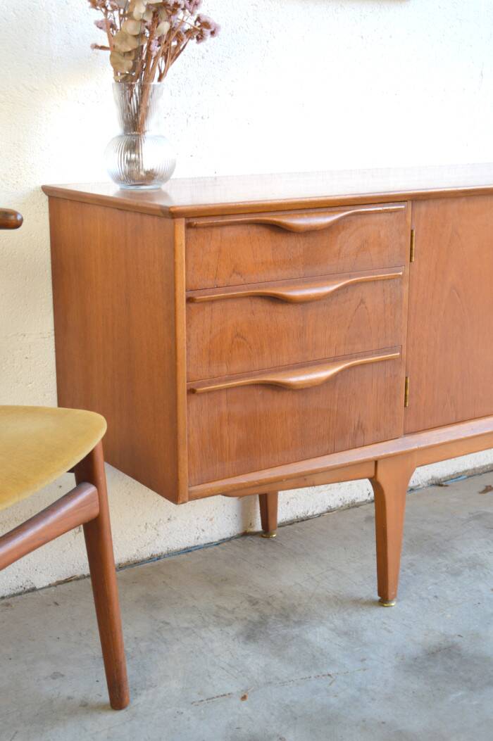 Vintage Scandinavian enfilade by Jentique – "wave" handles * 183 cm *