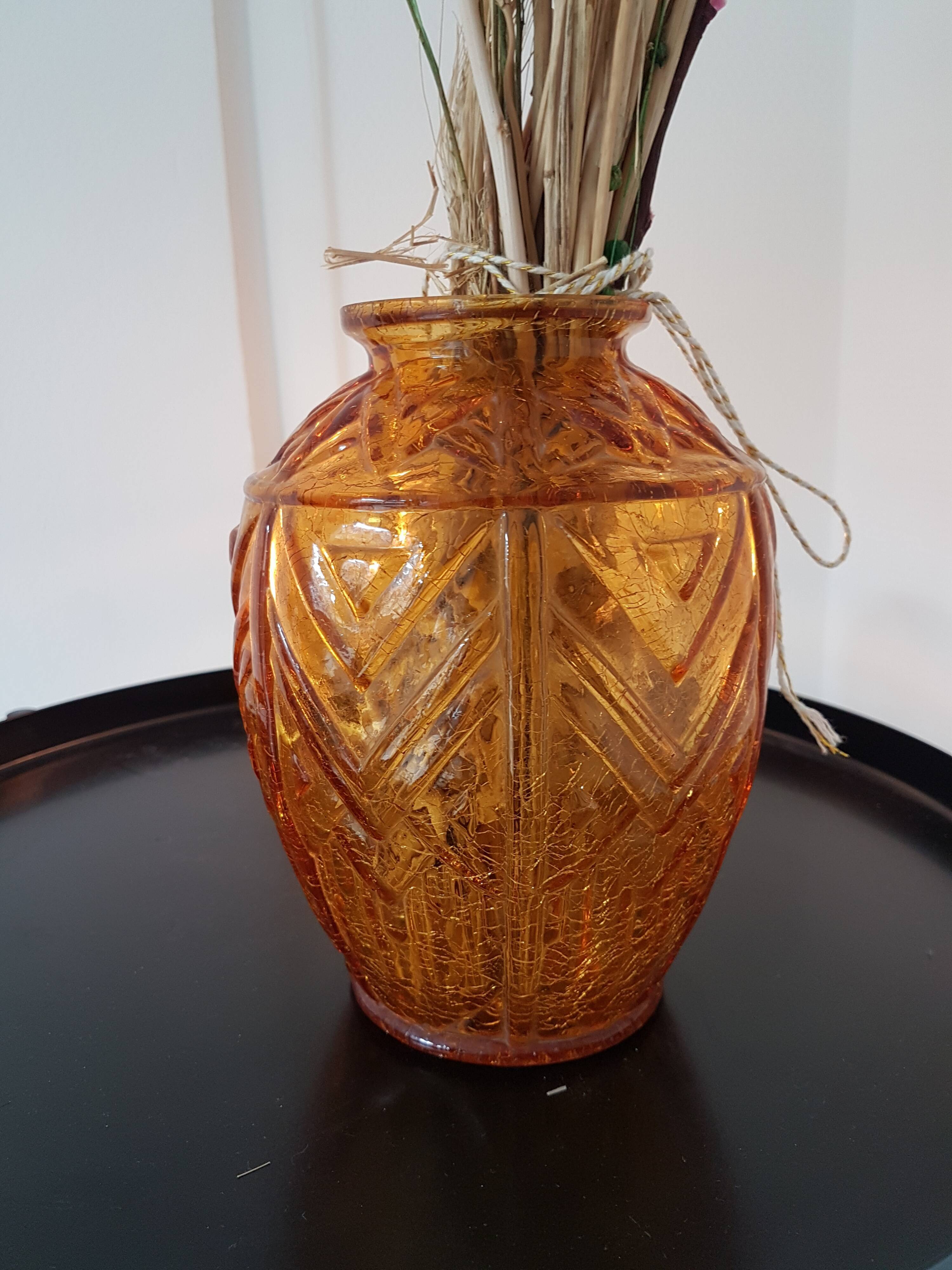 Caramel-colored cracked glass vase