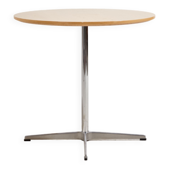 Table modèle a622 par arne jacobsen pour fritz hansen