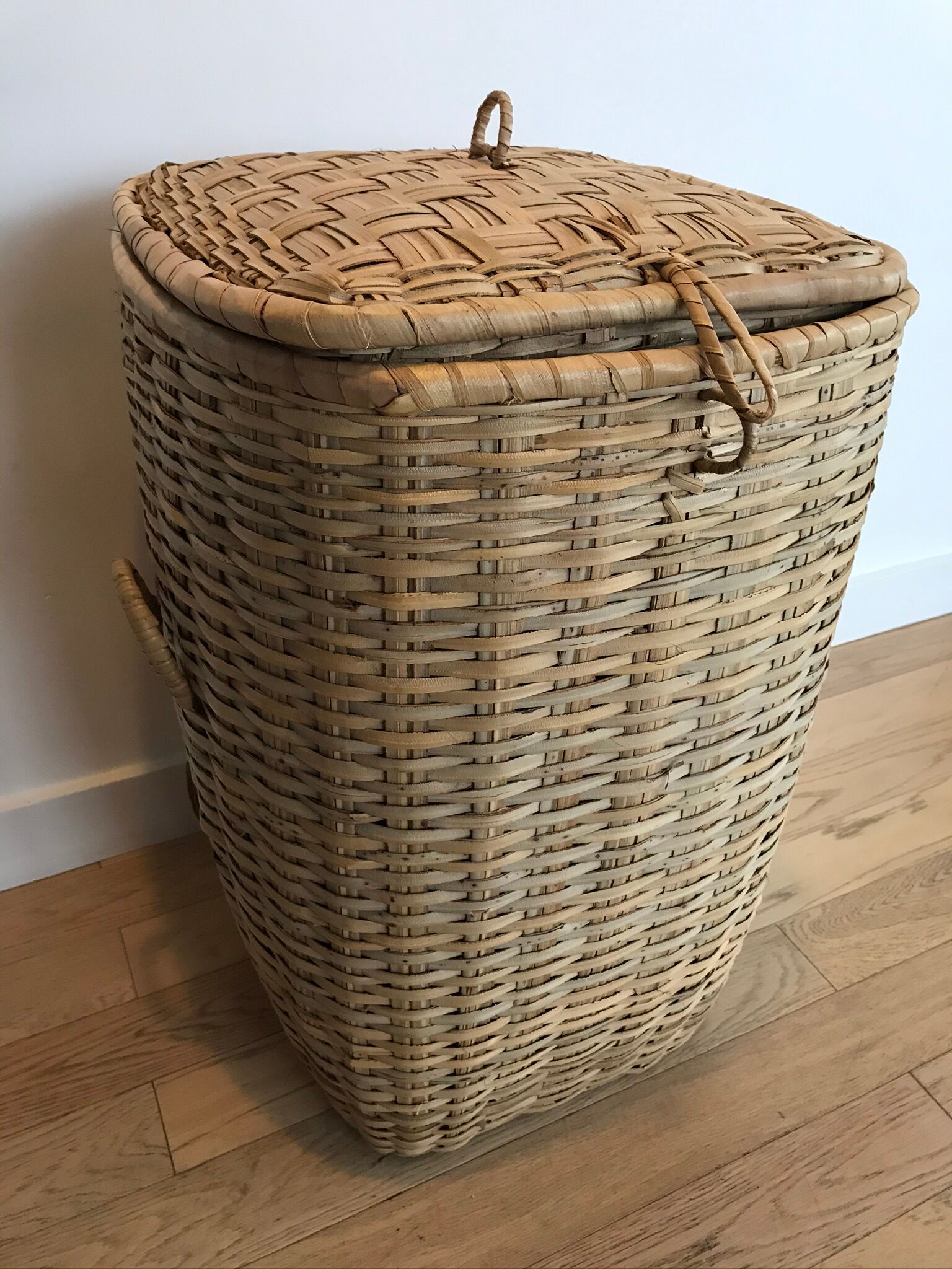 Large wicker/vintage bamboo laundry basket with lid