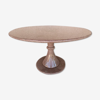 Round table in polished granite