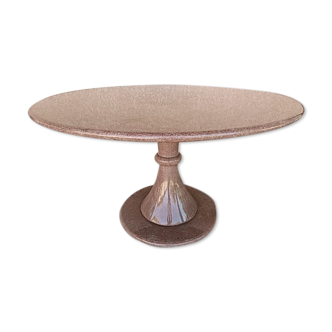 Round table in polished granite