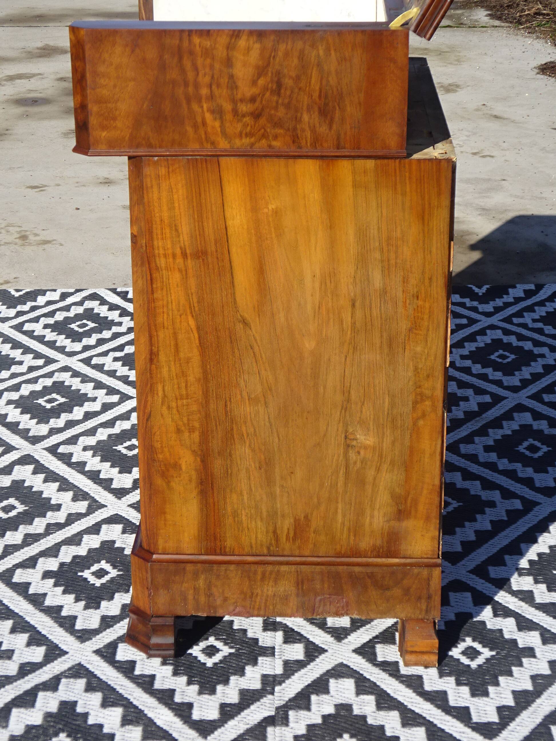 Commode coiffeuse, système en chemin de fer