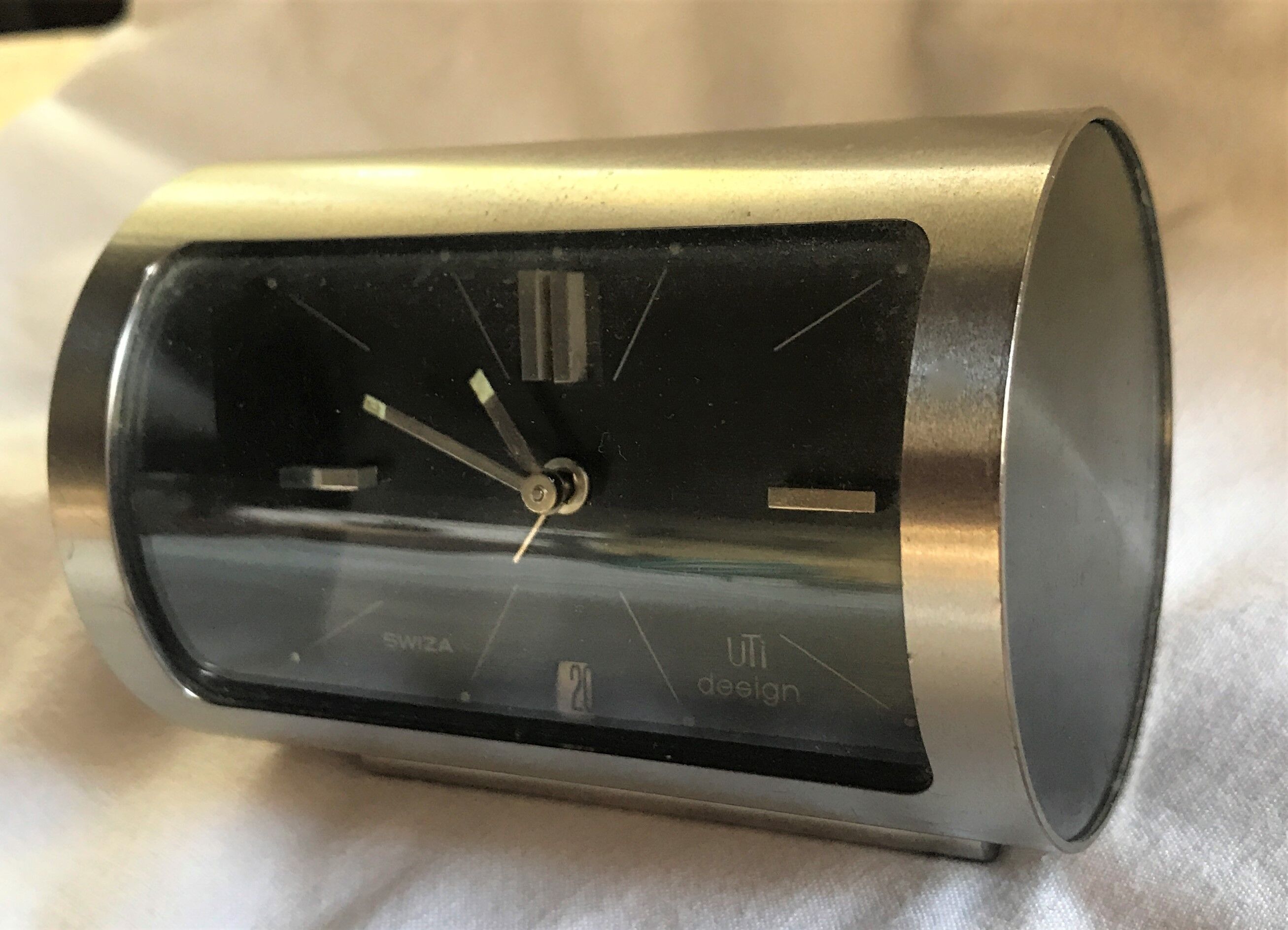 Clock clock clock clock Swiza UTI Design 1970