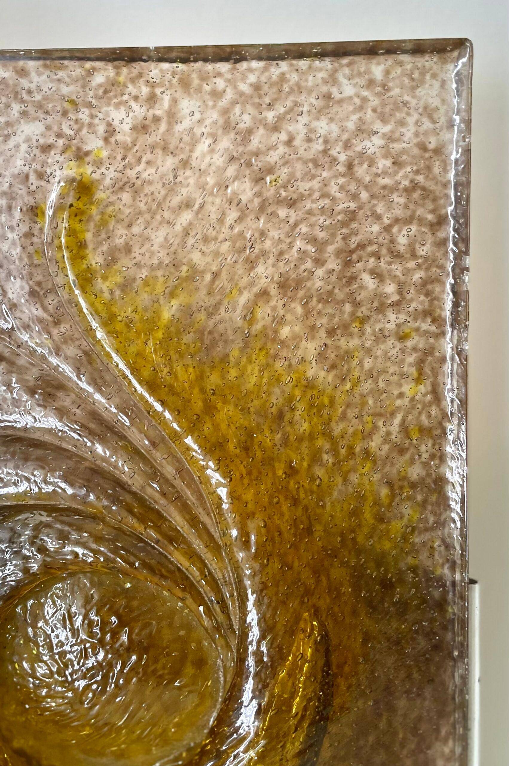 Resin and Metal Wall Lamp