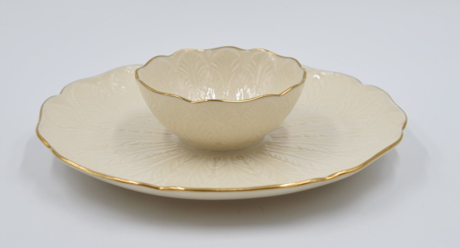 Vintage porcelain dish Lenox USA aperitif or entremets leaves in slight relief