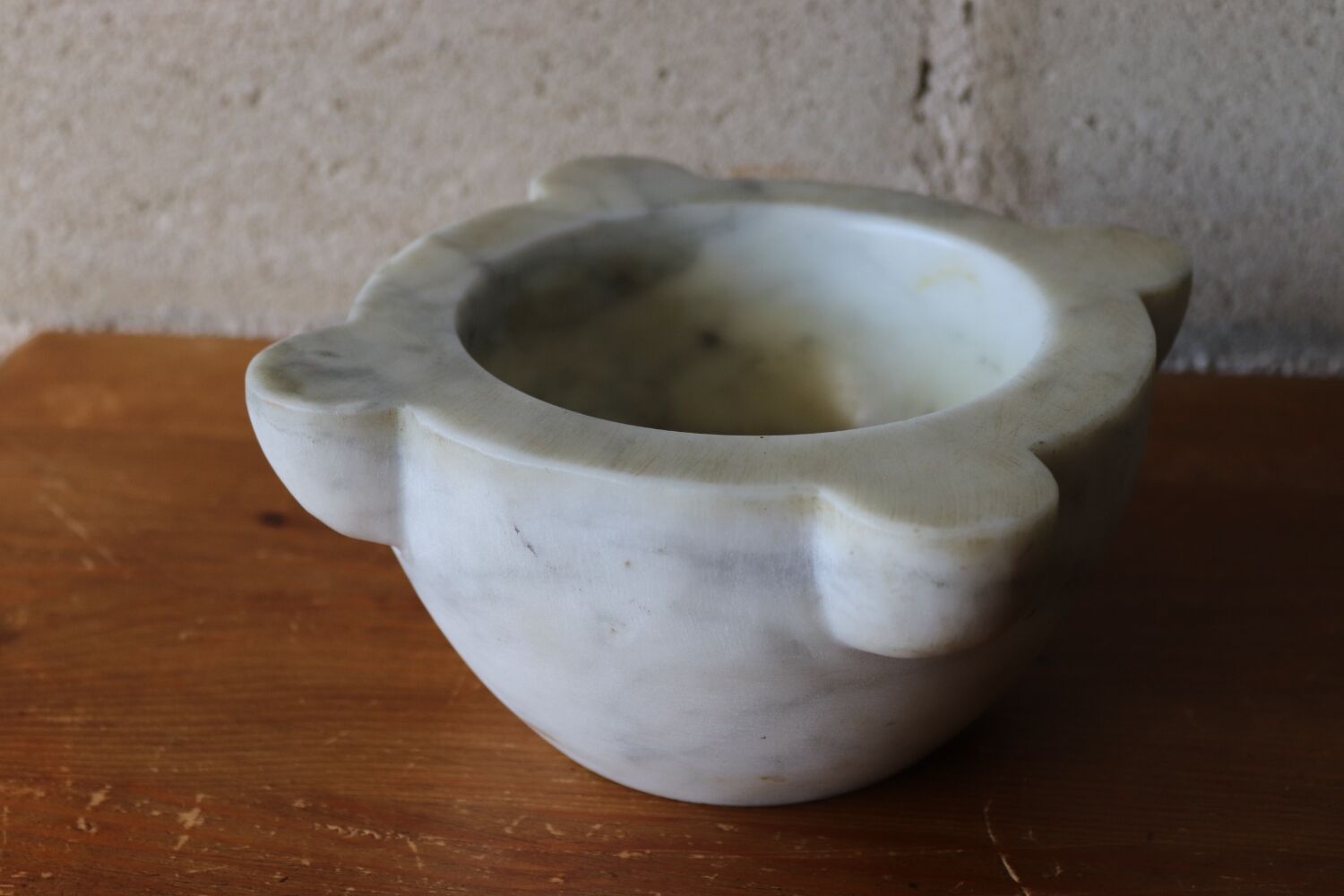 White marble mortar