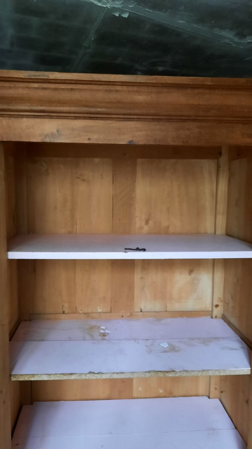 Armoire parisienne