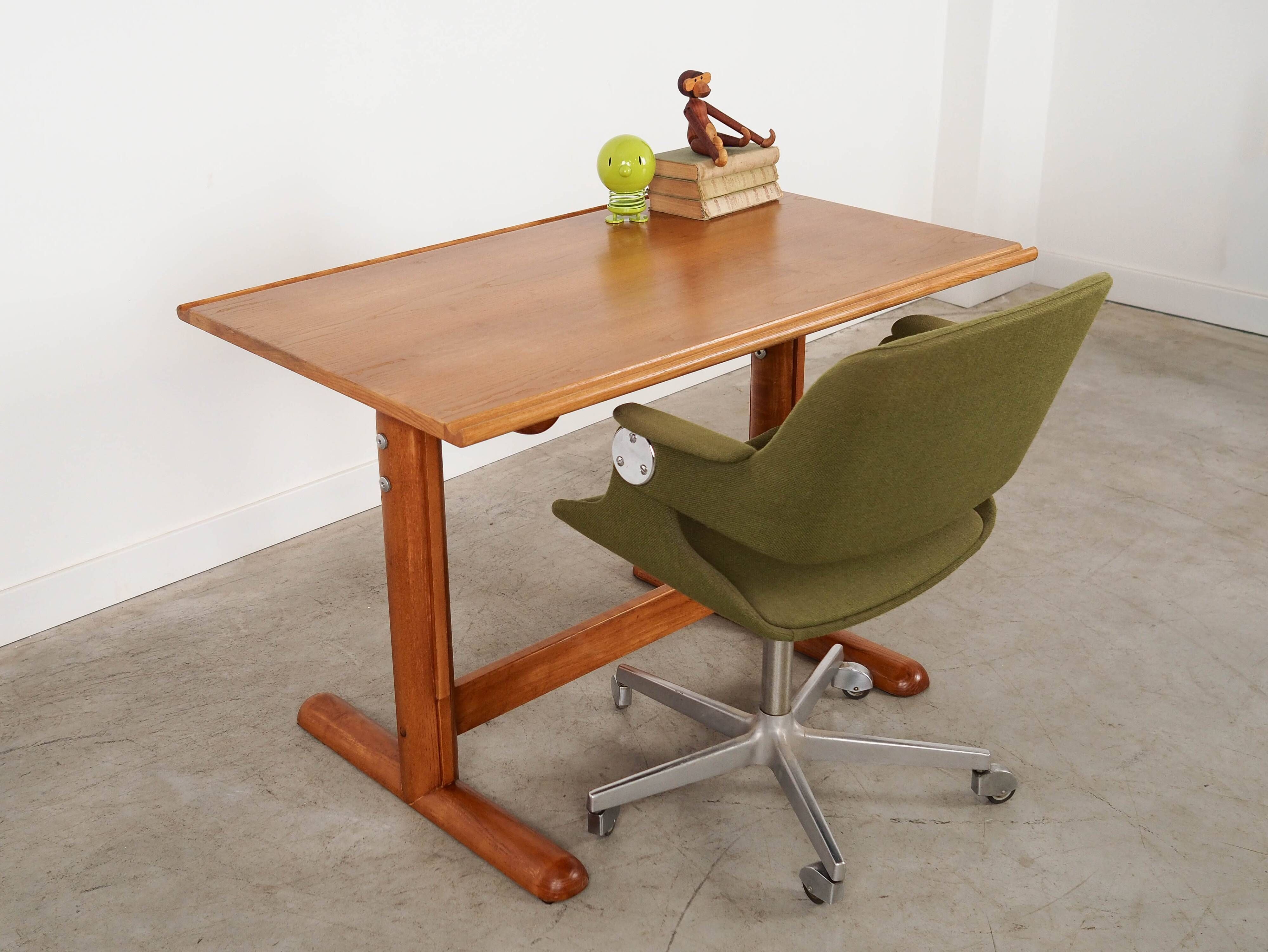 Desk with an adjustable top, Italian design, 1970s, made in Italy