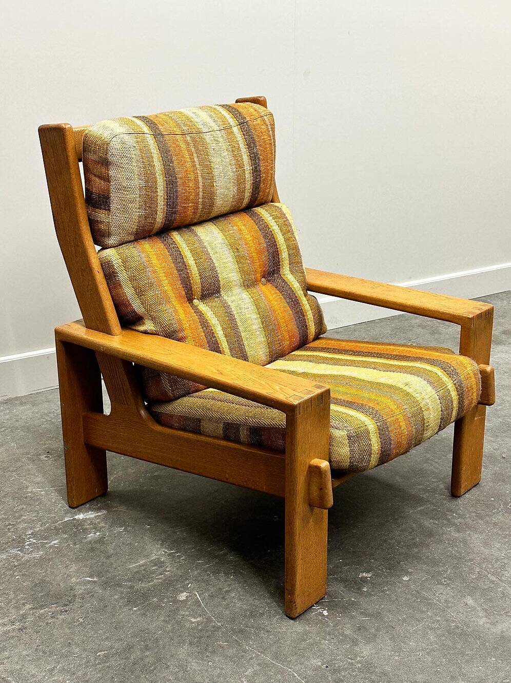 Vintage large elm wood lounge chair with original fabric, 1970s France