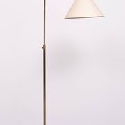 Lampadaire classique en laiton à col courbé, années 1950