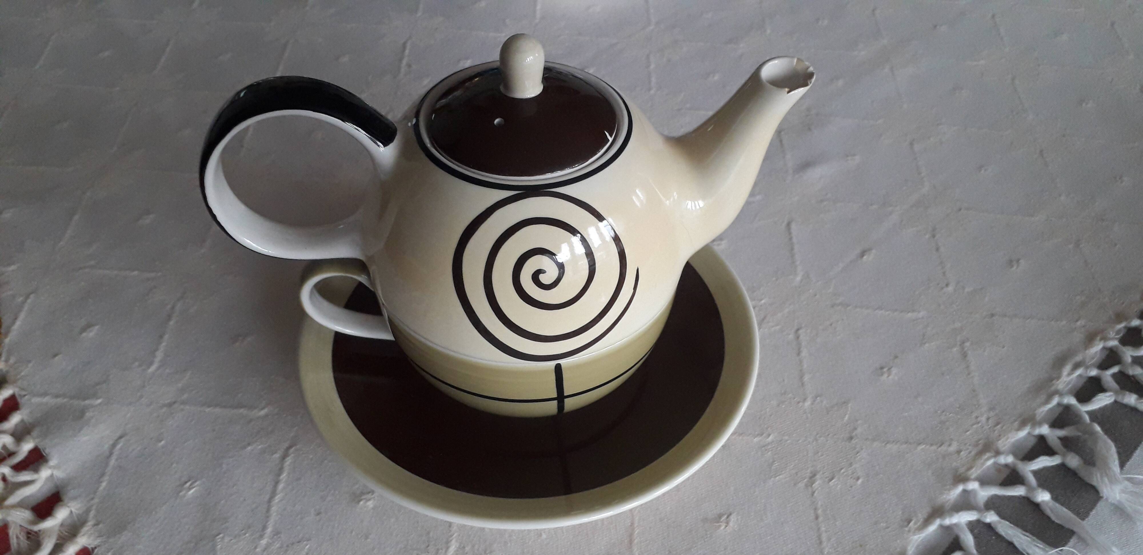 Vintage teapot signed Jodi-nv