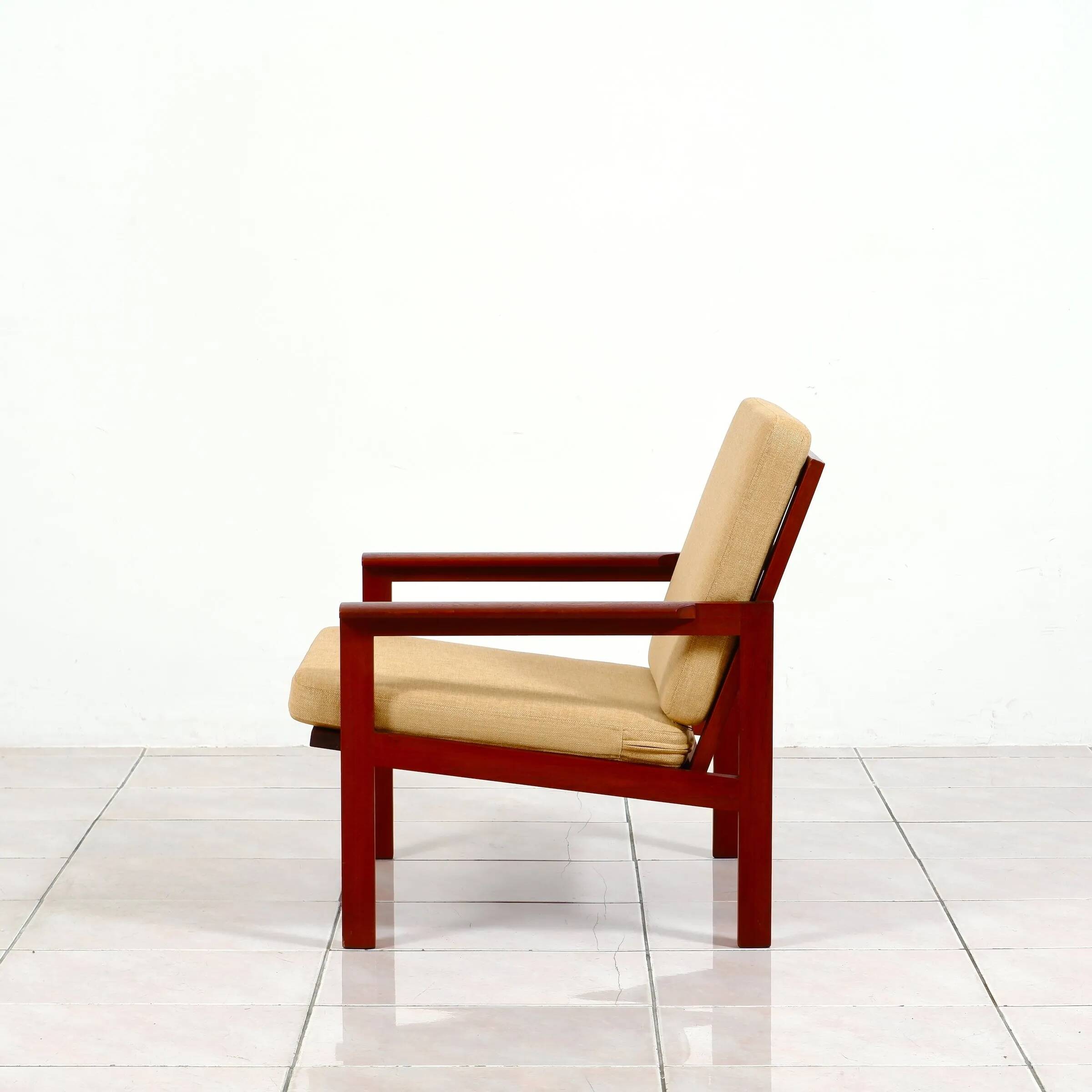 “Capella” lounge chair by Illum Wikkelsø for Niels Eilersen