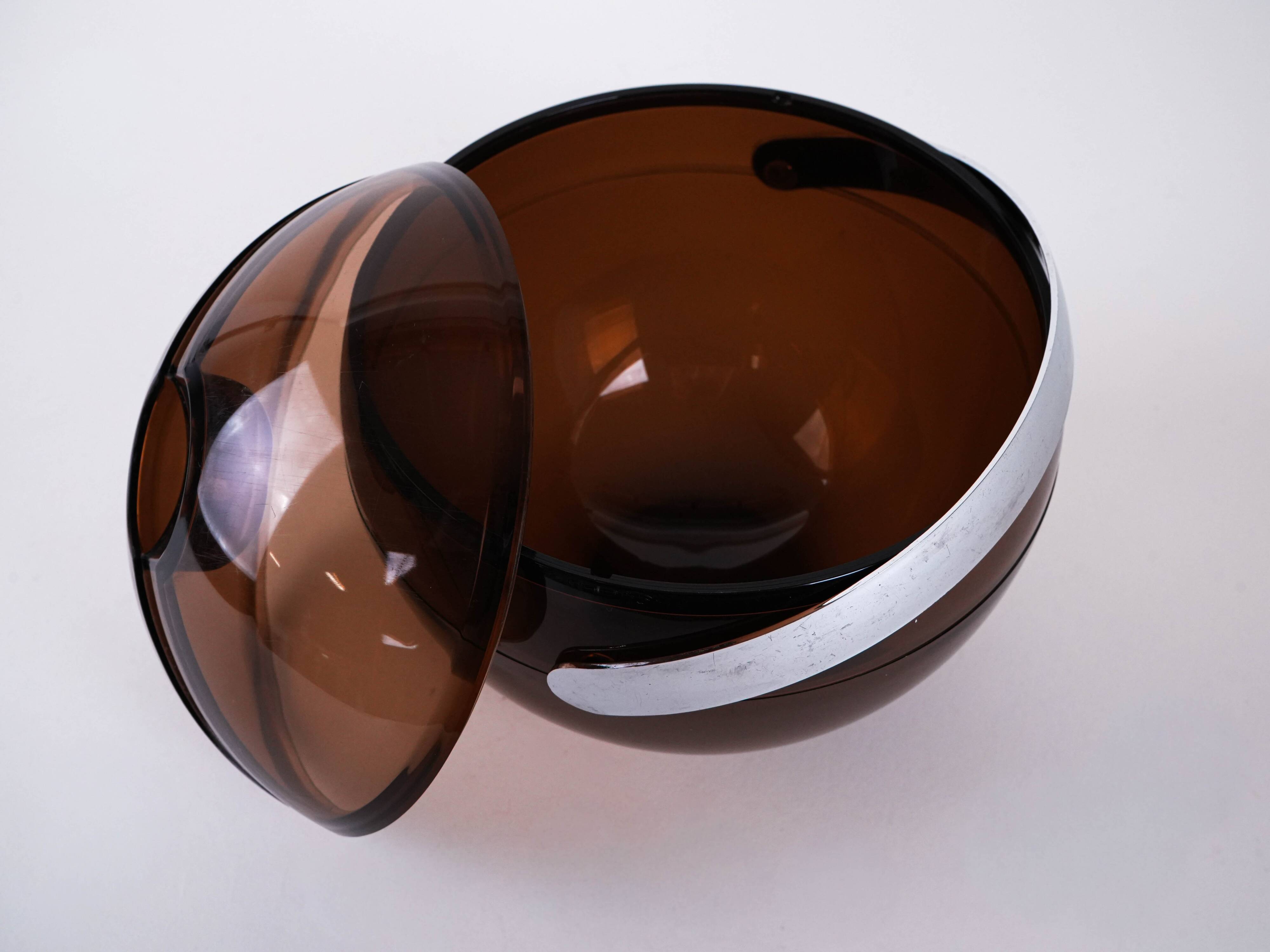 Ice bucket, Italian design, 1970s, manufactured by Fratelli Guzzini