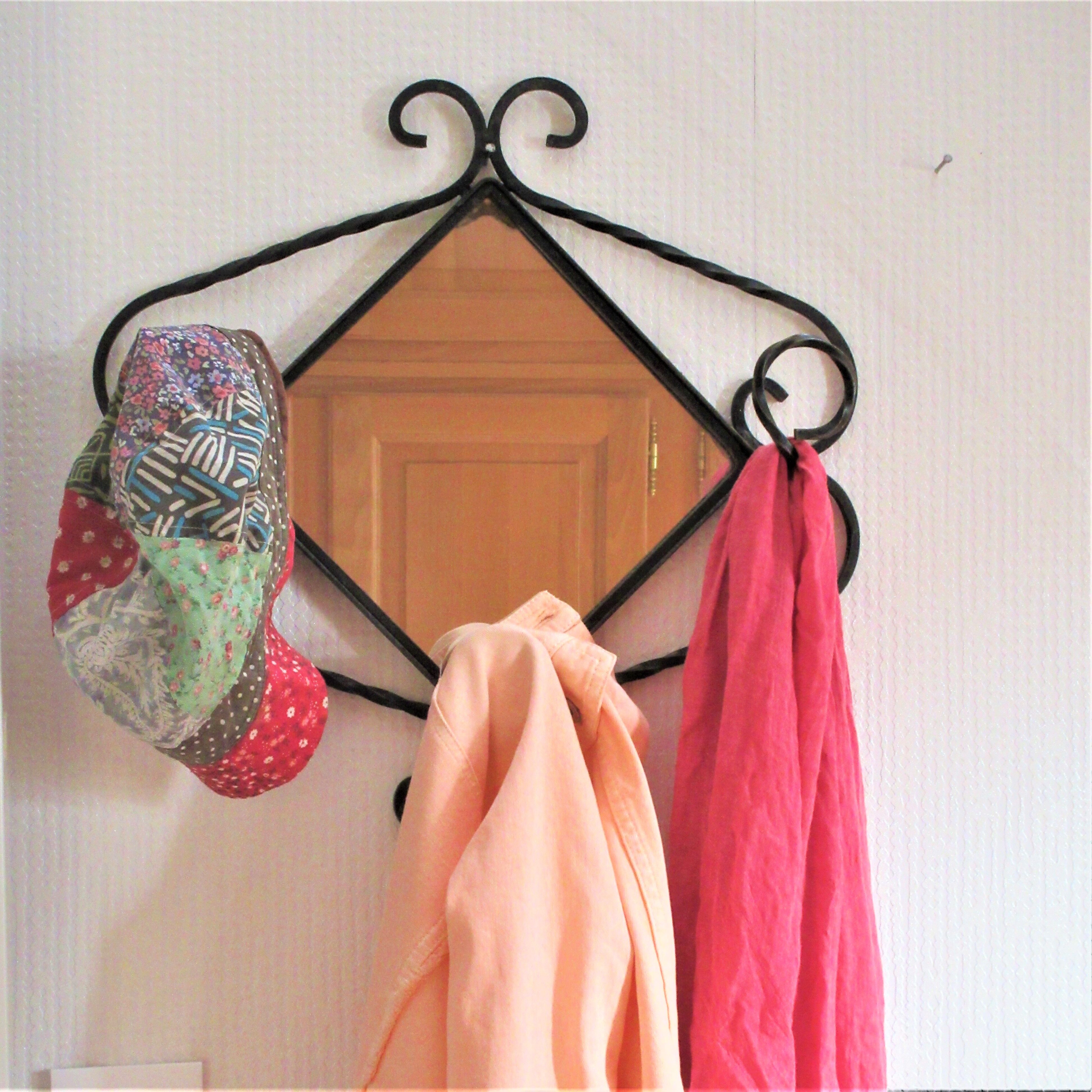 Wrought iron mirror 3 vintage patères - 45x45cm