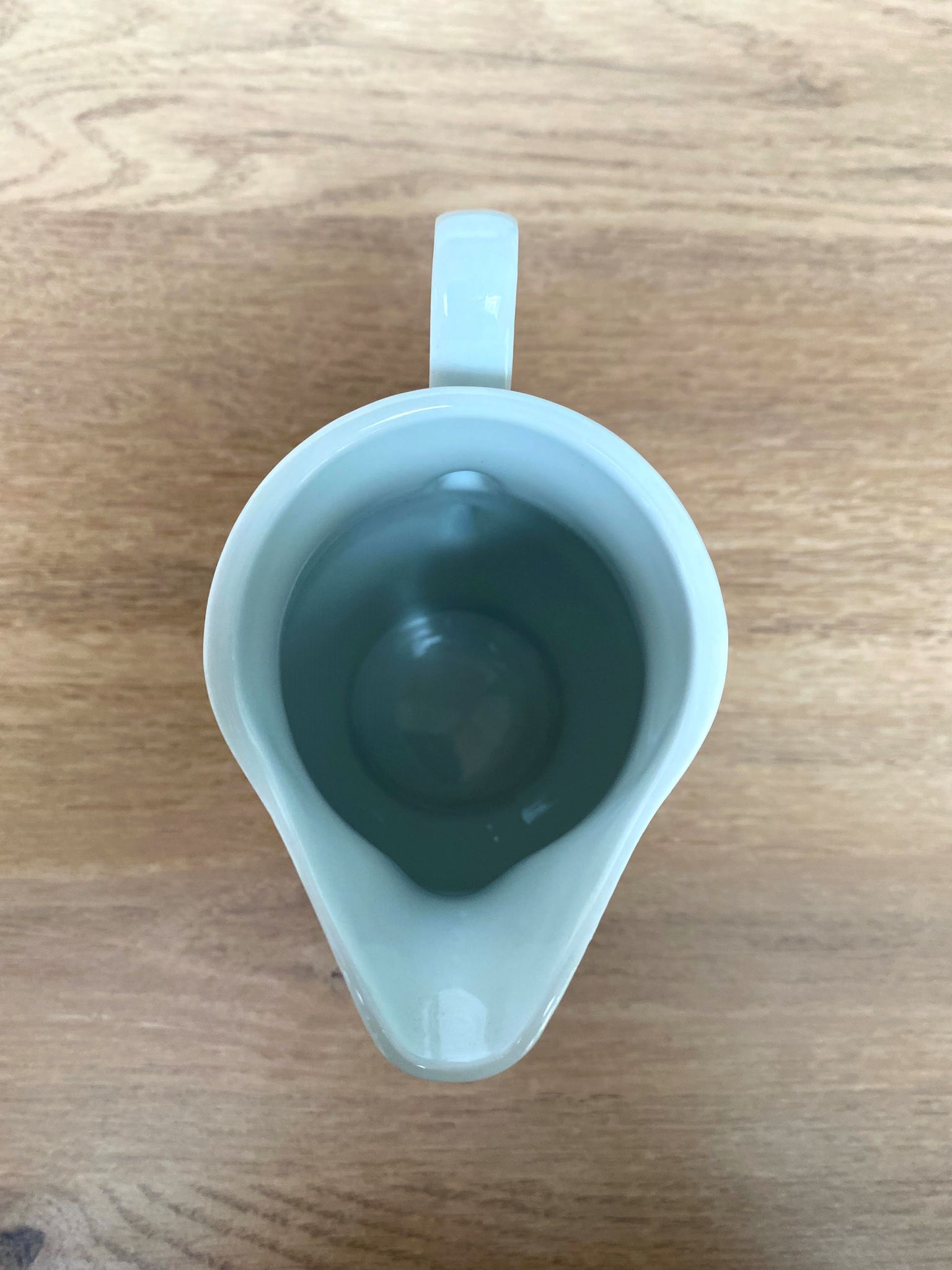 Pot à lait en porcelaine