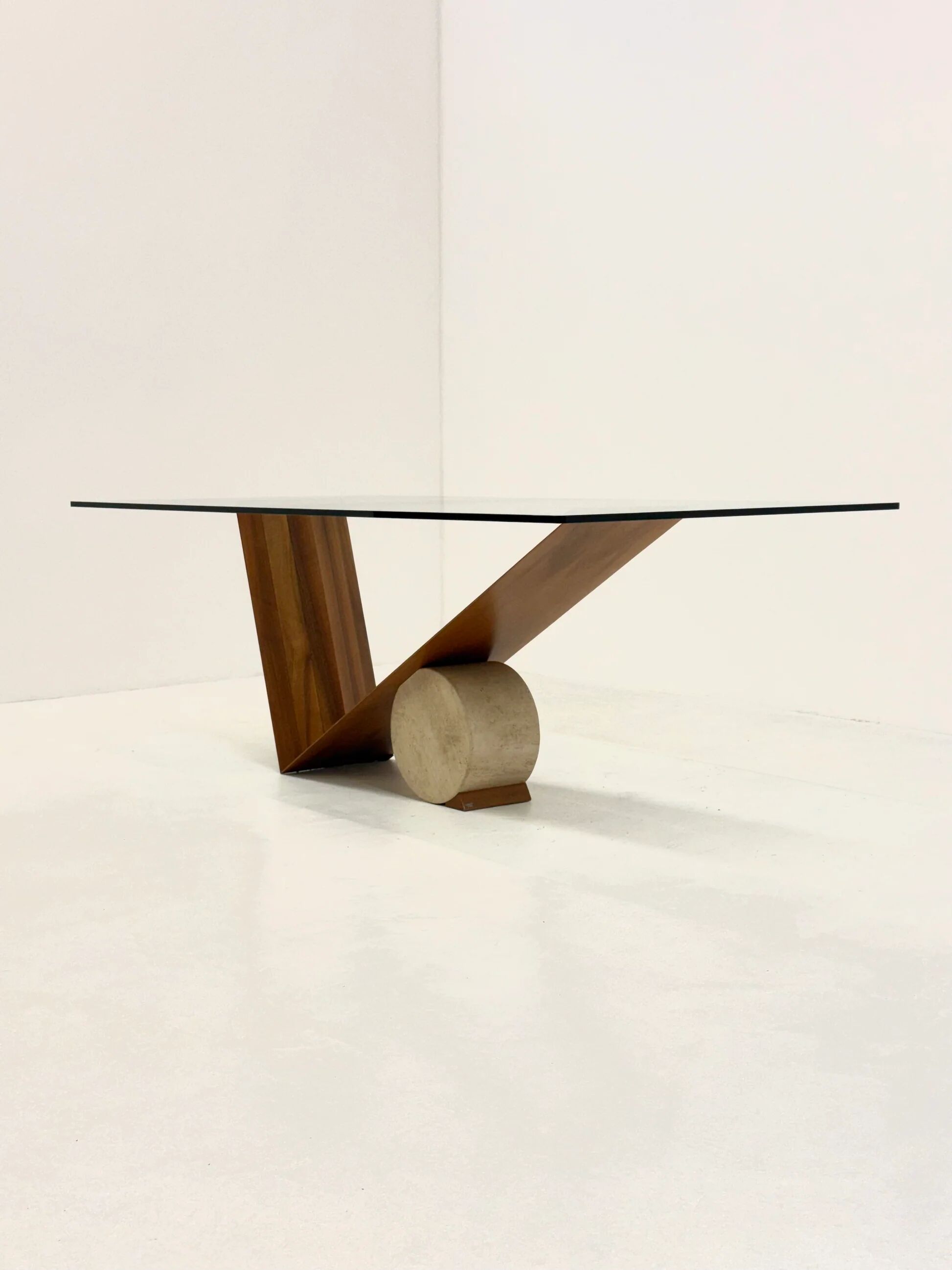 Valentino dining table by Emanuele Zenere for Cattelan