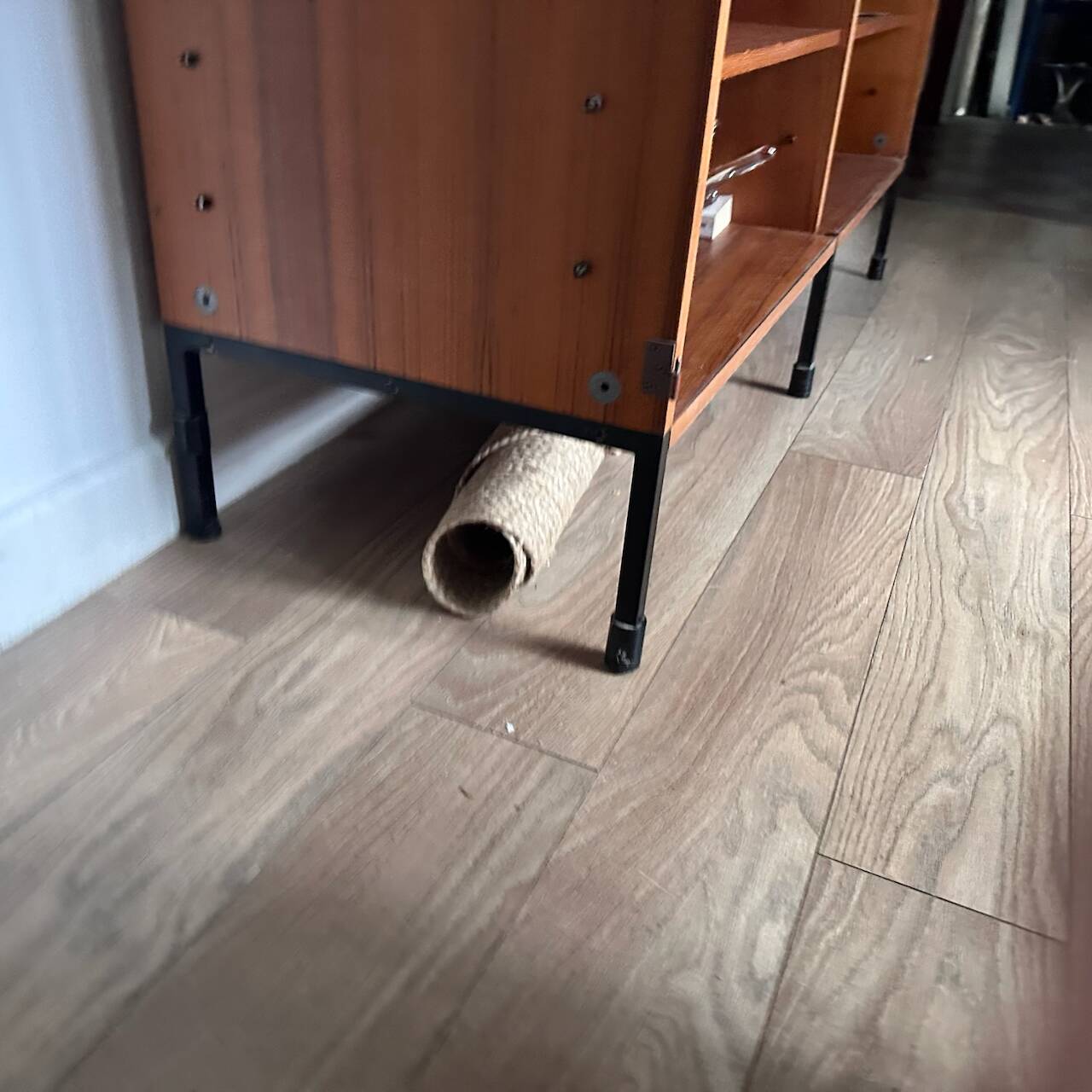 Armoire en teck scandinave